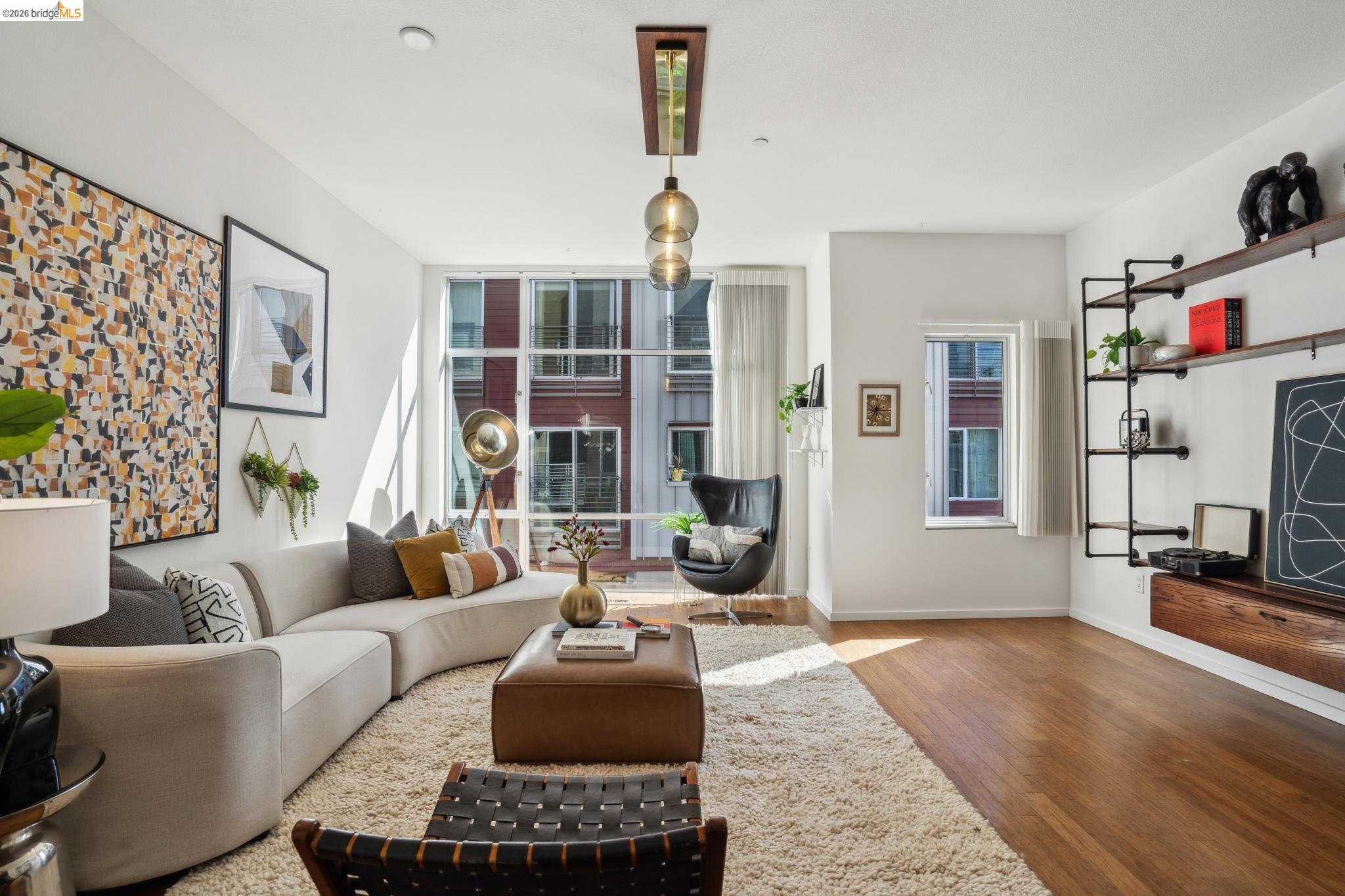 Detail Gallery Image 6 of 44 For 4067 Shafter Ave, Oakland,  CA 94609 - 3 Beds | 3/1 Baths