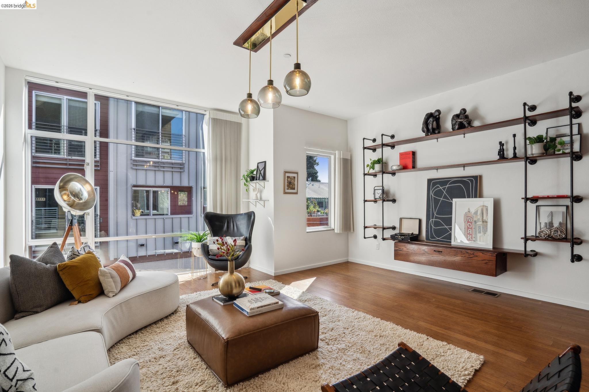 Detail Gallery Image 7 of 44 For 4067 Shafter Ave, Oakland,  CA 94609 - 3 Beds | 3/1 Baths