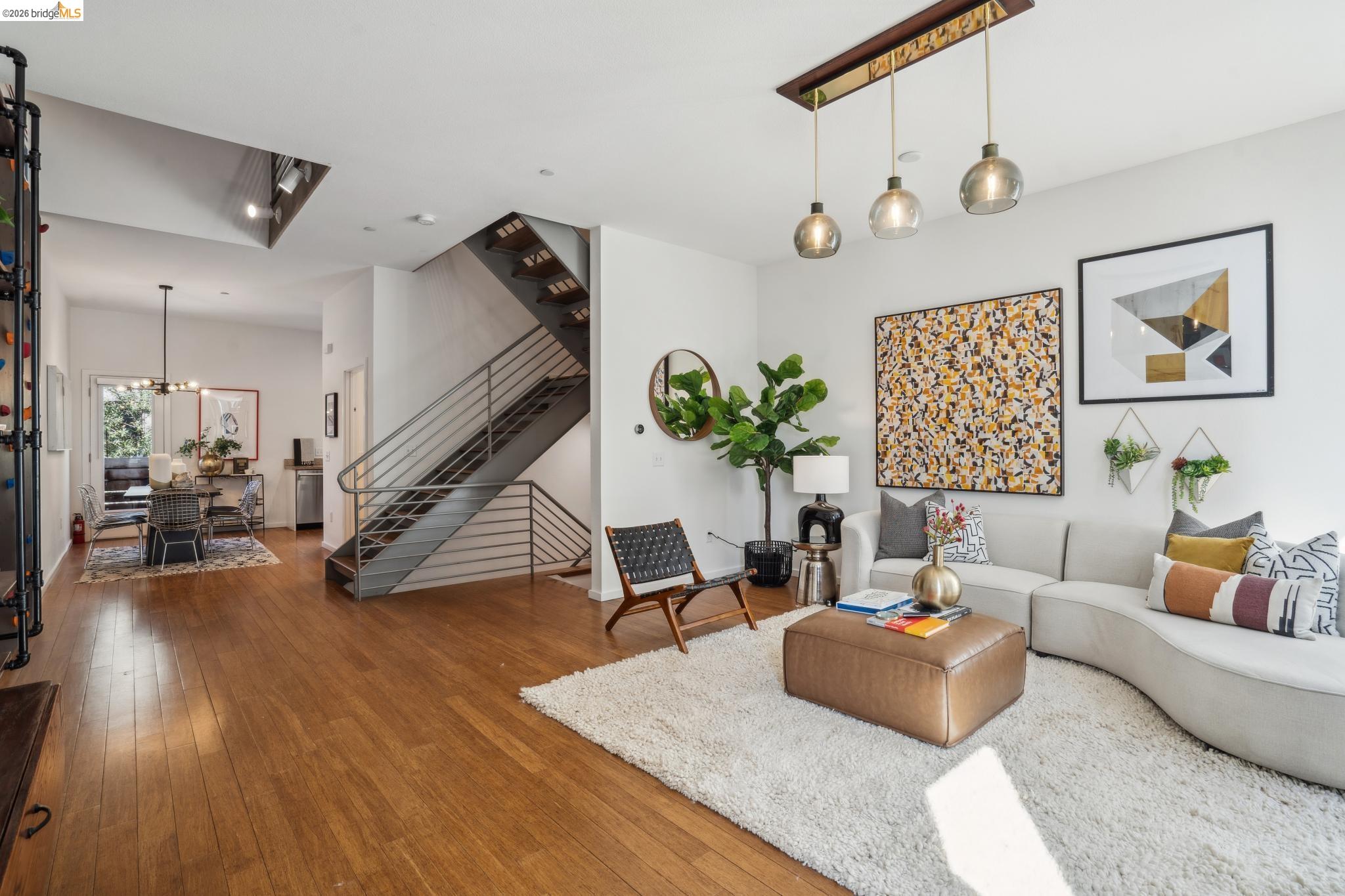 Detail Gallery Image 9 of 44 For 4067 Shafter Ave, Oakland,  CA 94609 - 3 Beds | 3/1 Baths