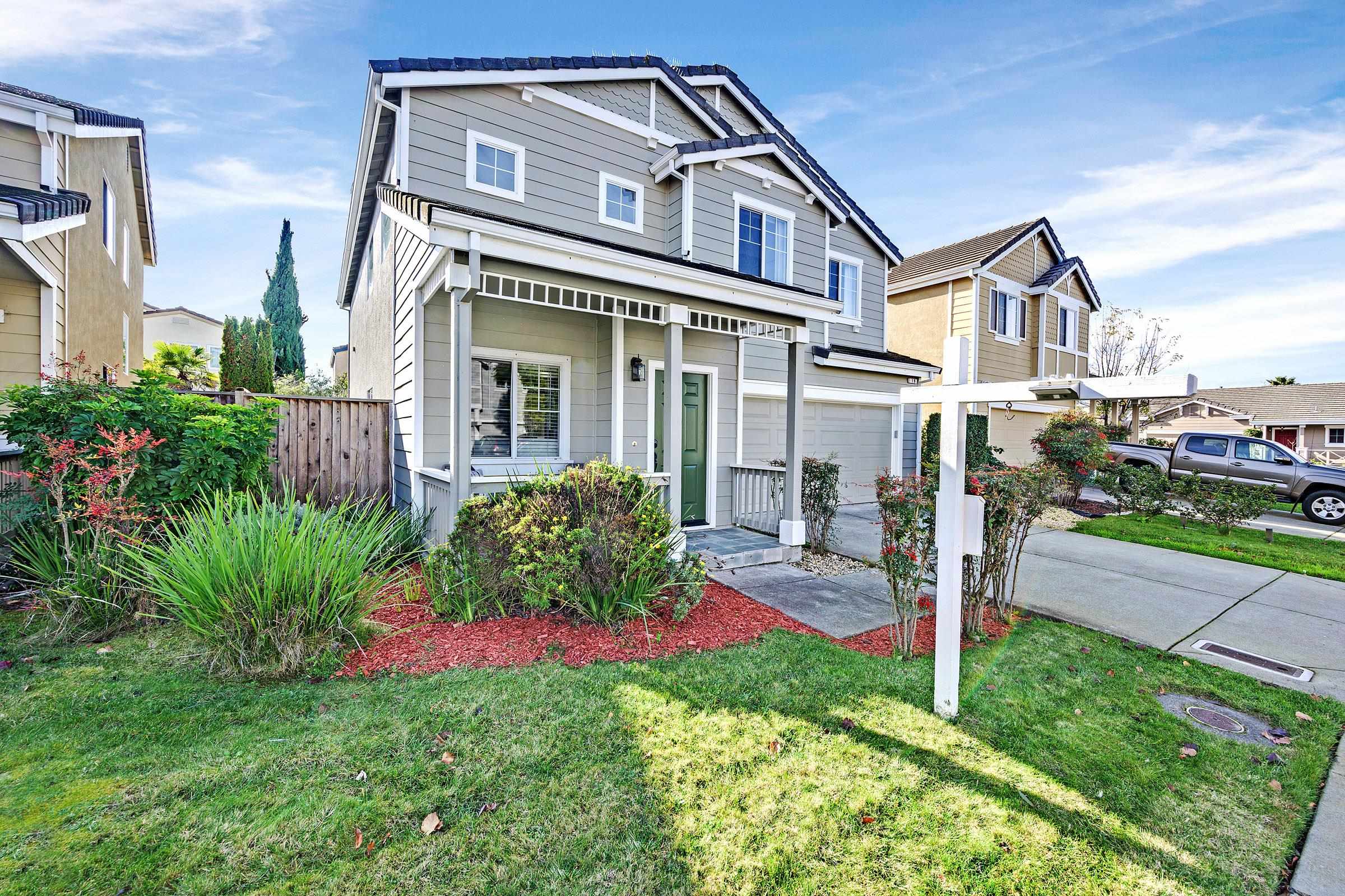 Detail Gallery Image 3 of 43 For 19 Kevin Ln, American Canyon,  CA 94503 - 4 Beds | 2/1 Baths