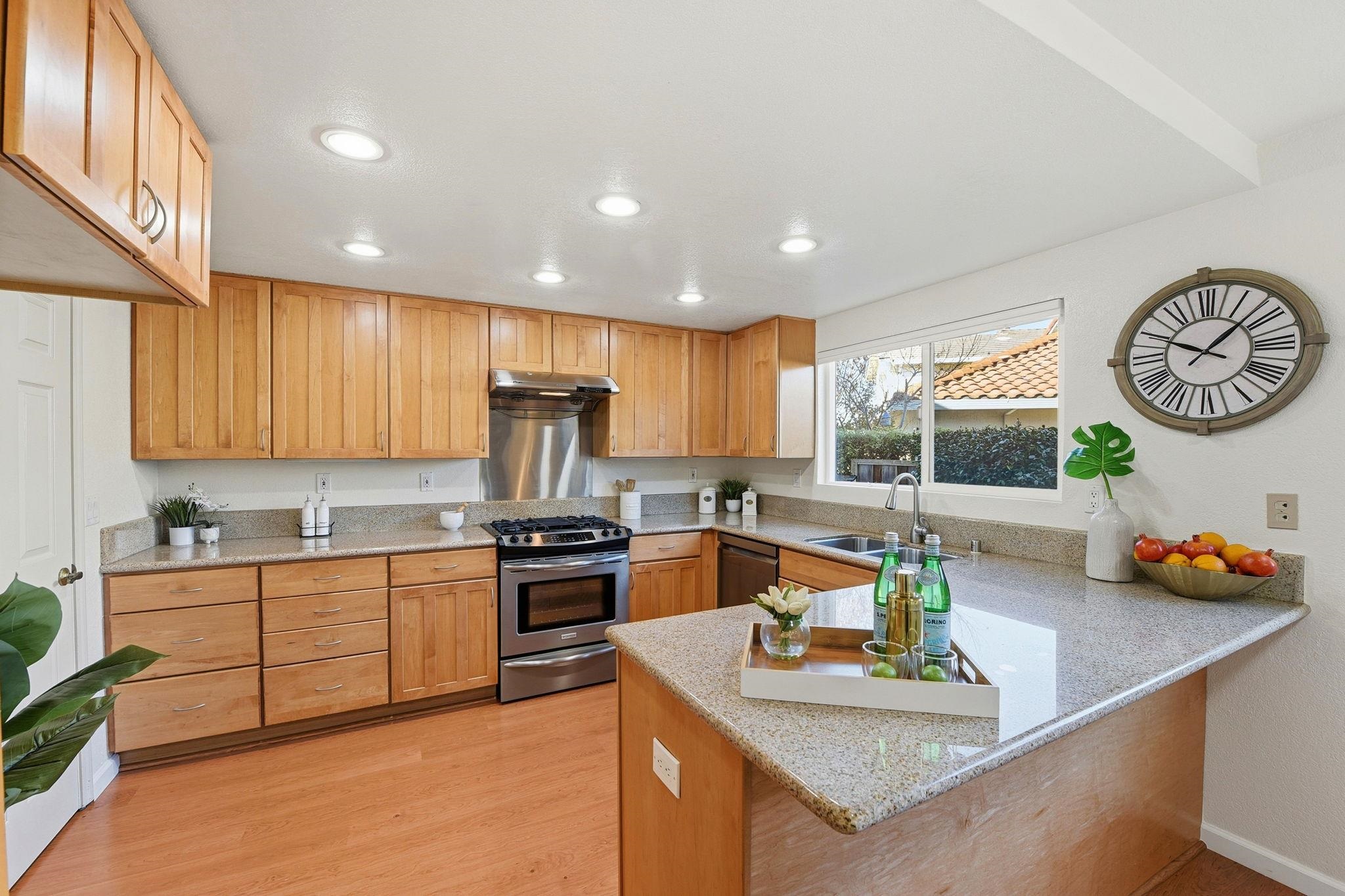 Detail Gallery Image 7 of 26 For 1858 Argus Ct, Fremont,  CA 94539 - 4 Beds | 2/1 Baths