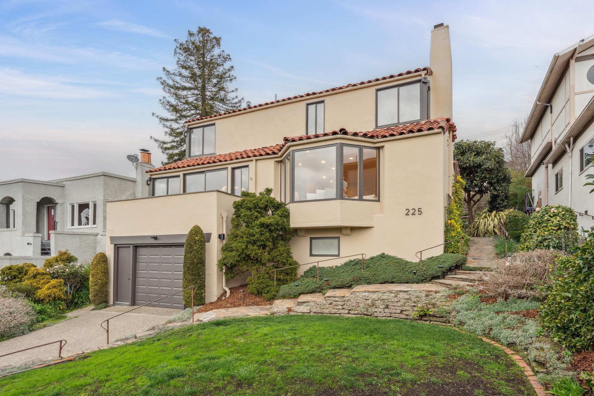 Detail Gallery Image 3 of 60 For 225 Arlington Ave., Kensington,  CA 94707 - 4 Beds | 3 Baths