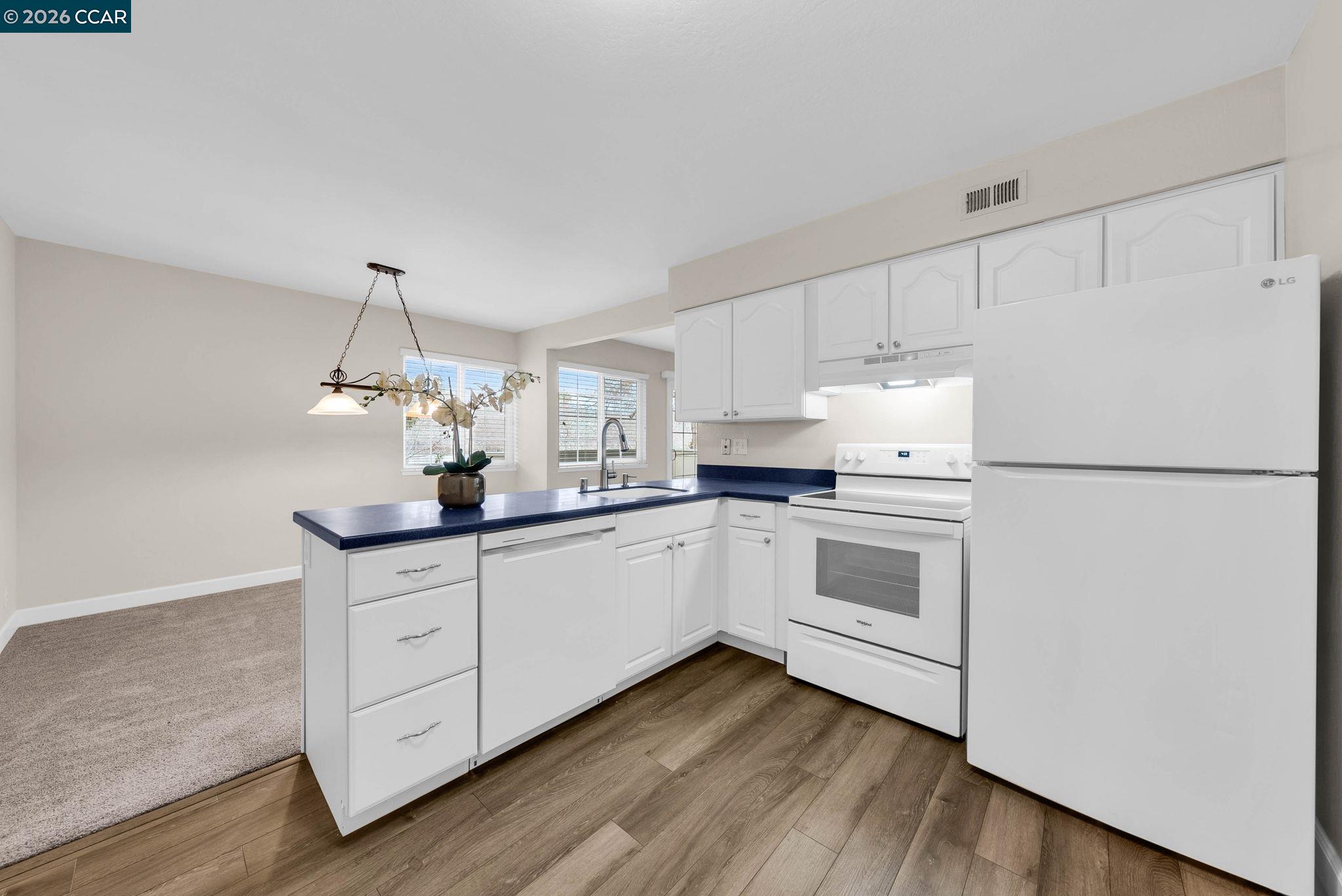 Photo #21: 41122335 Listing: Photo #21