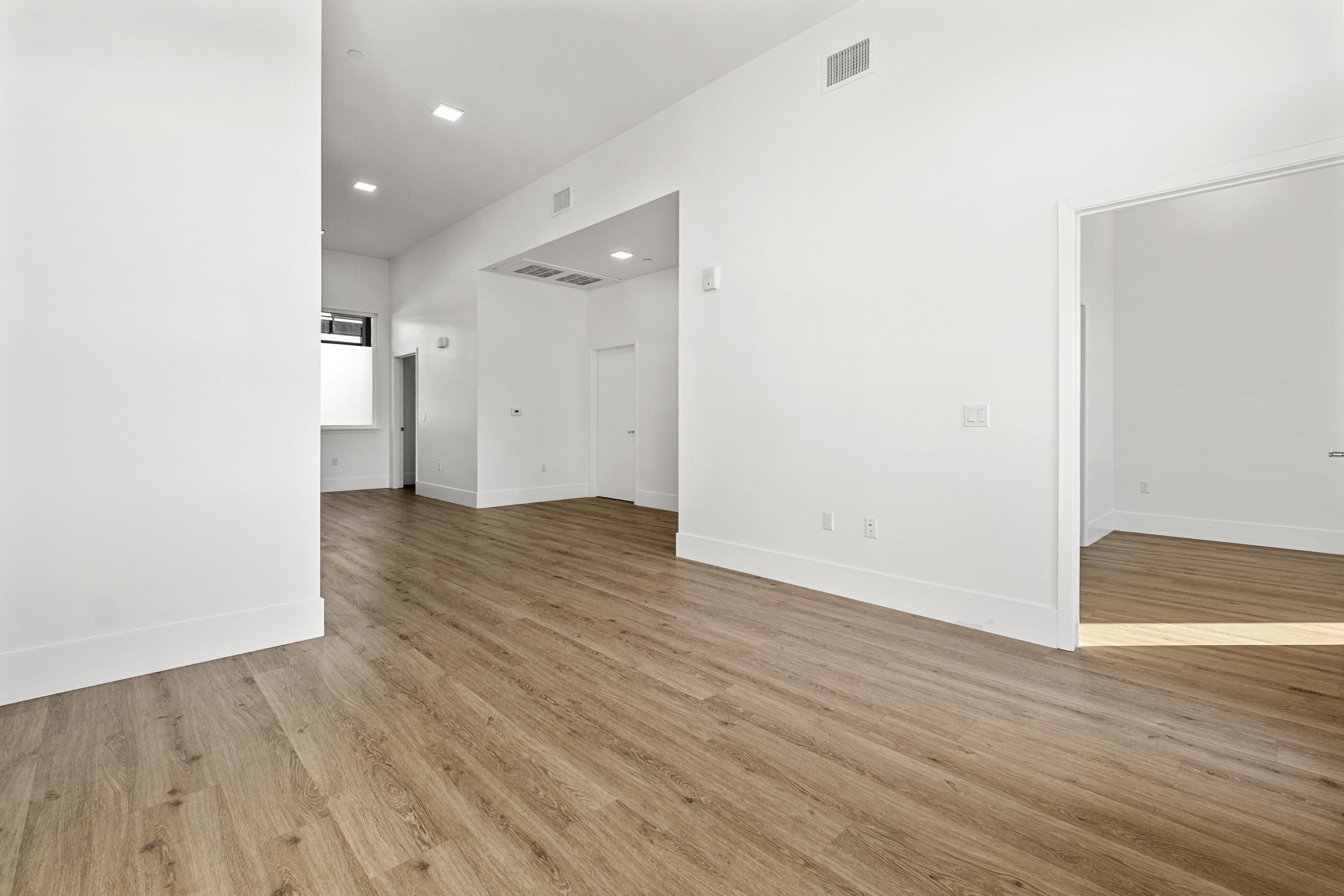 Photo #4: 41122337 Listing: Photo #4