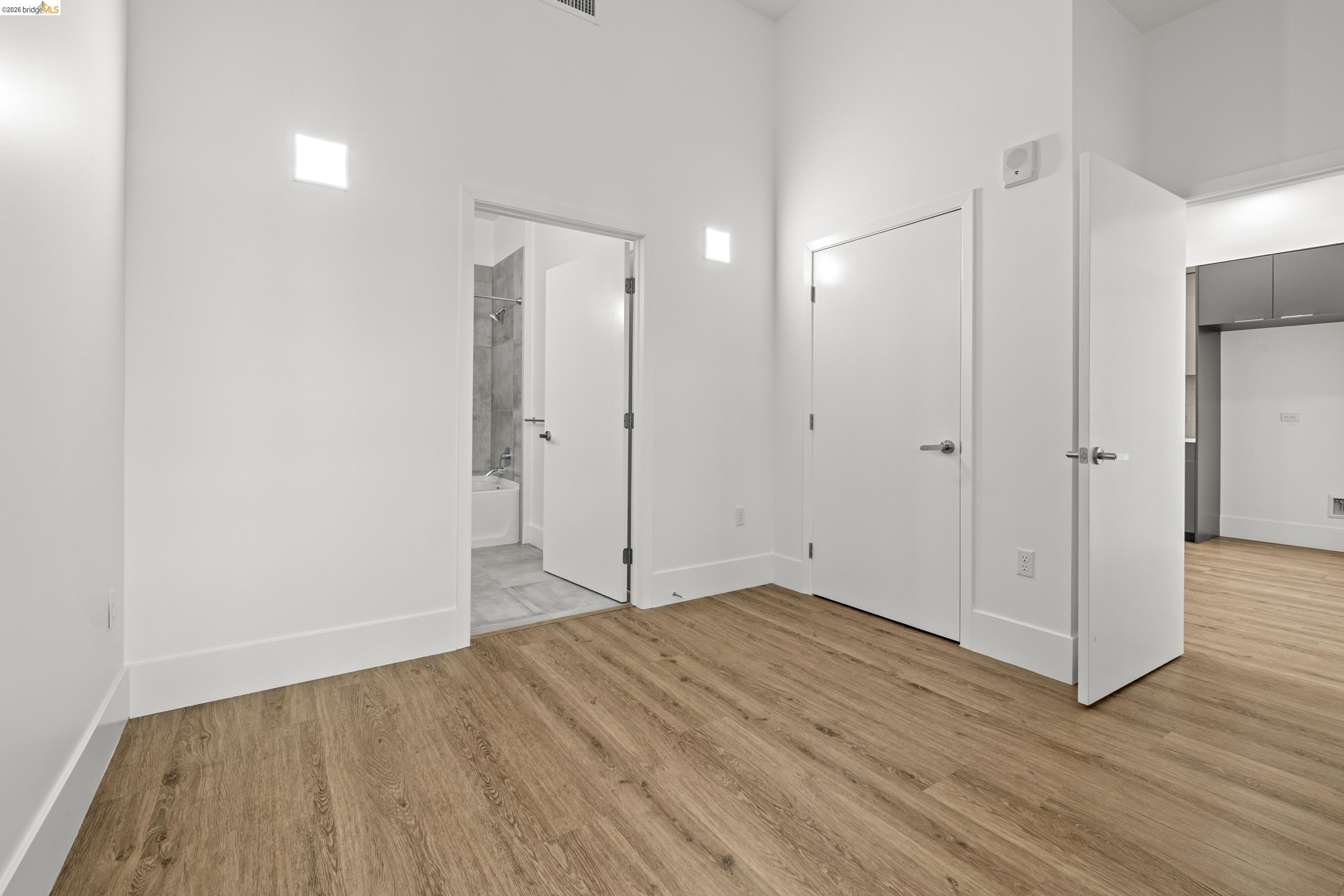 Photo #8: 41122337 Listing: Photo #8