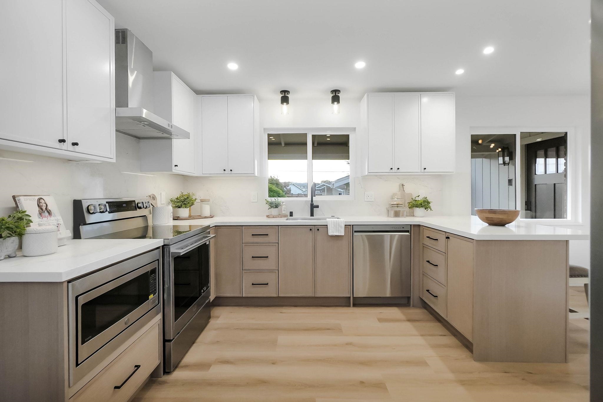 Detail Gallery Image 24 of 60 For 20255 Yeandle Ave, Castro Valley,  CA 94546 - 3 Beds | 2 Baths