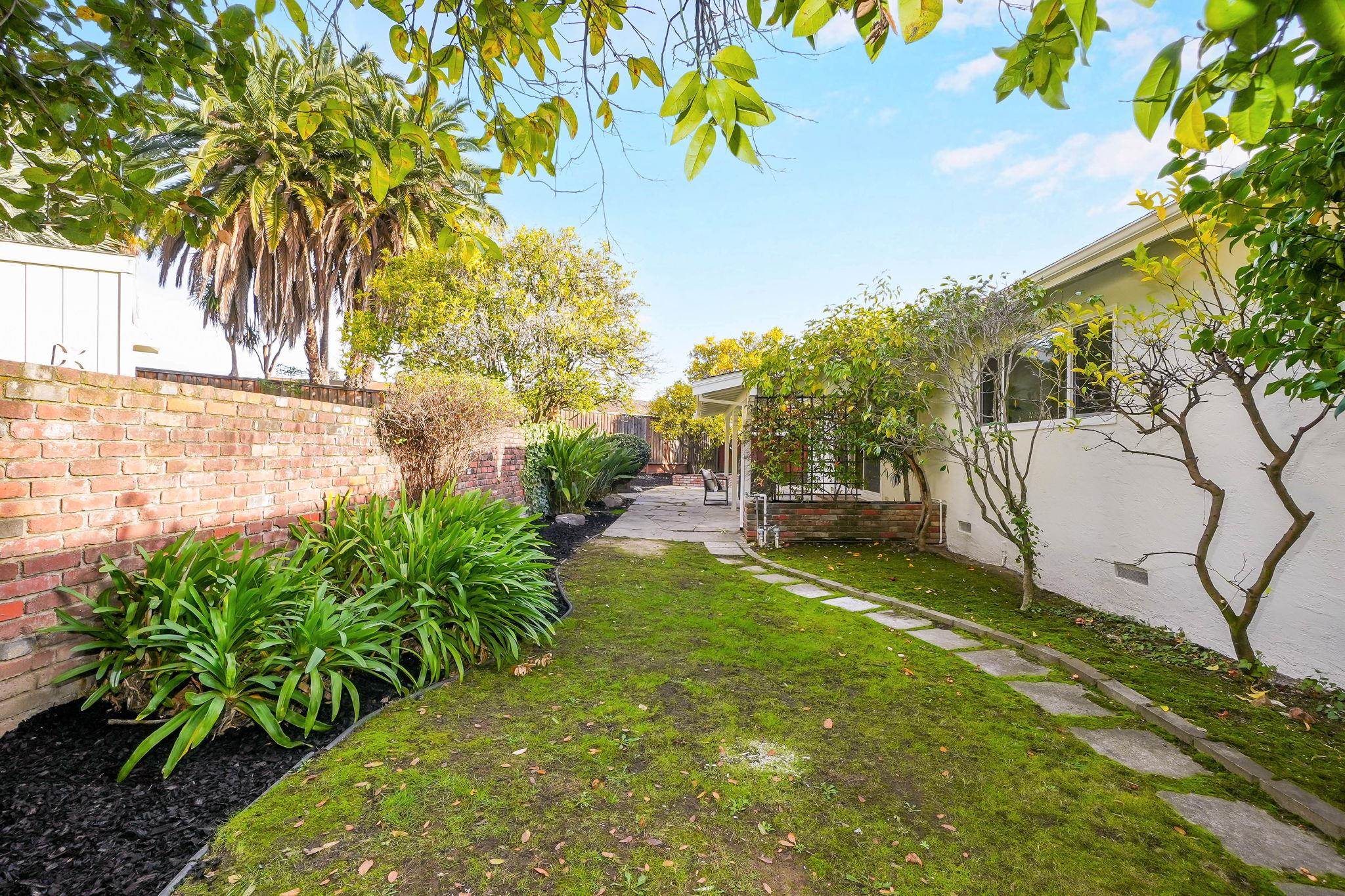 Detail Gallery Image 59 of 60 For 20255 Yeandle Ave, Castro Valley,  CA 94546 - 3 Beds | 2 Baths