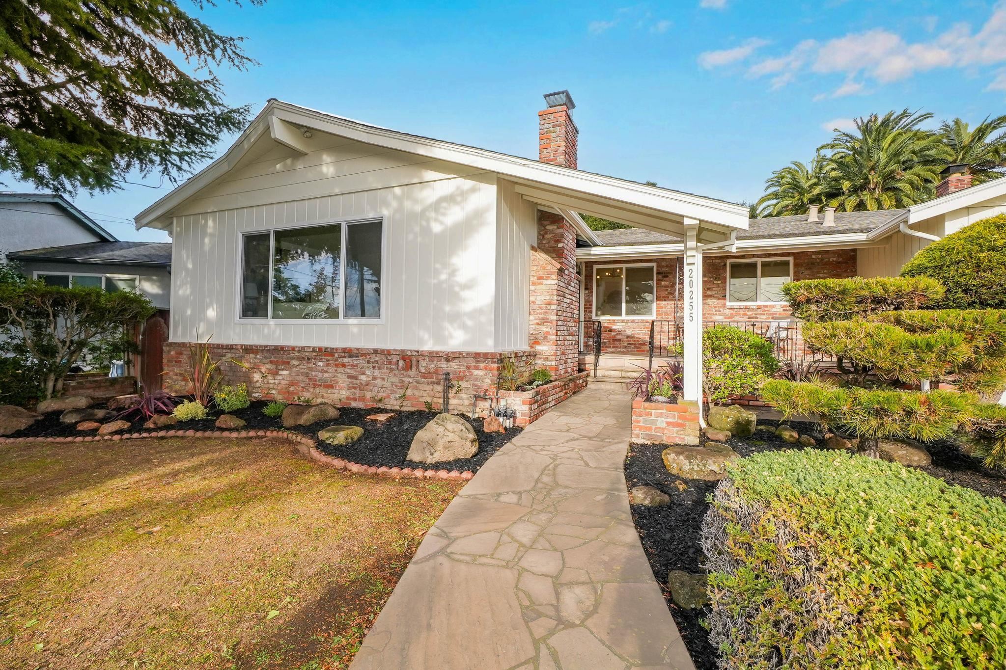 Detail Gallery Image 7 of 60 For 20255 Yeandle Ave, Castro Valley,  CA 94546 - 3 Beds | 2 Baths