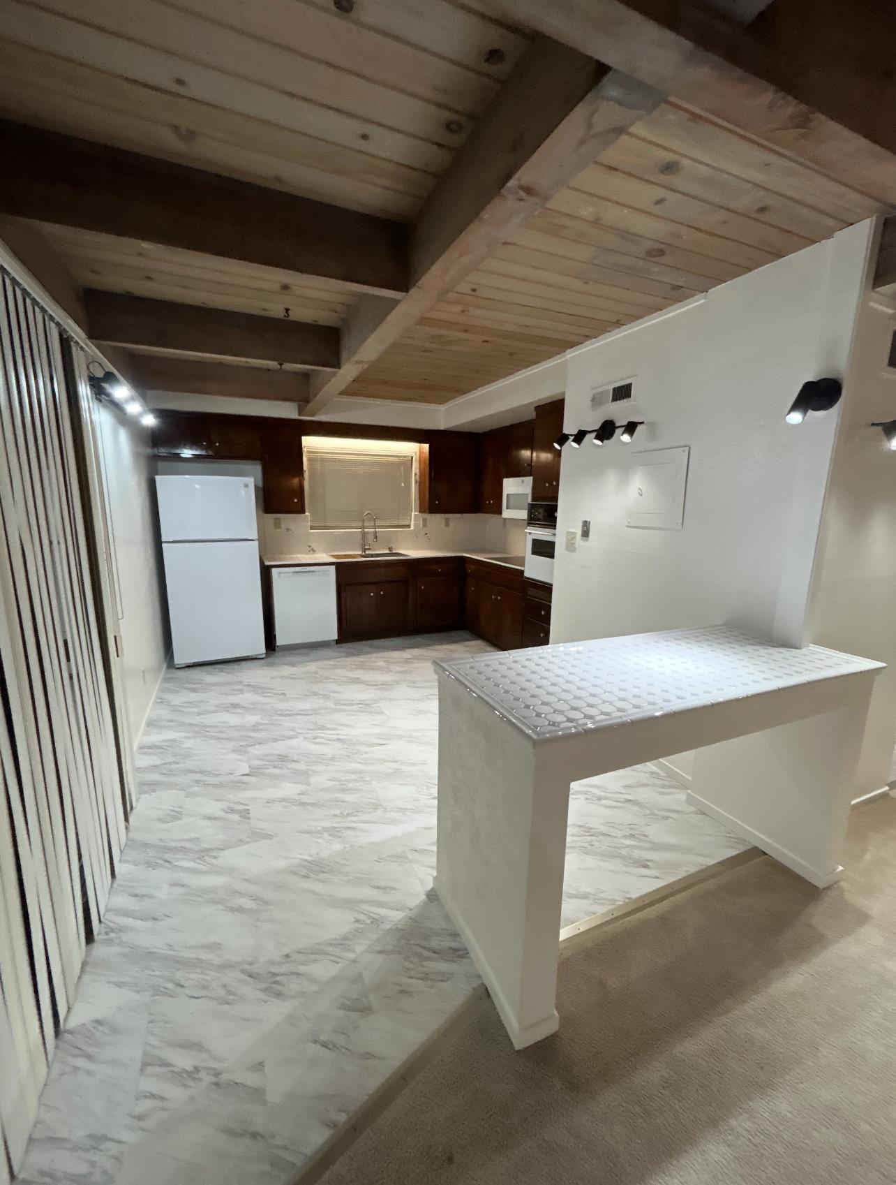 Detail Gallery Image 2 of 28 For 902 F, Davis,  CA 95616 - 3 Beds | 1/1 Baths