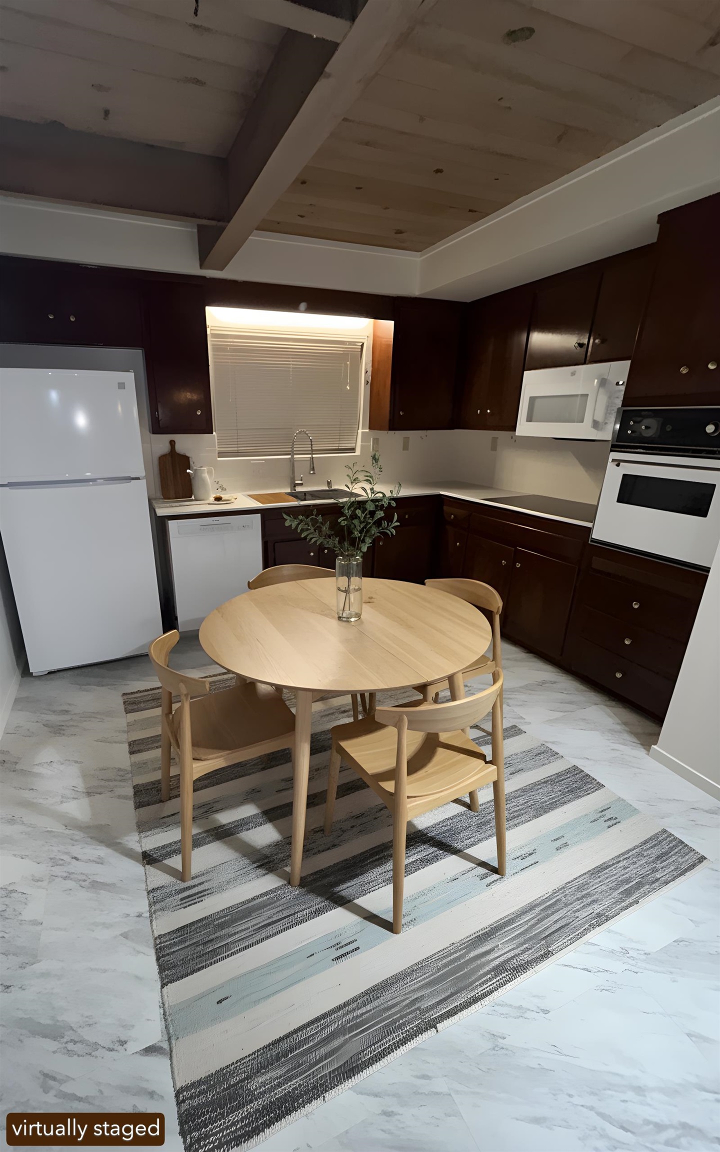 Detail Gallery Image 3 of 28 For 902 F, Davis,  CA 95616 - 3 Beds | 1/1 Baths