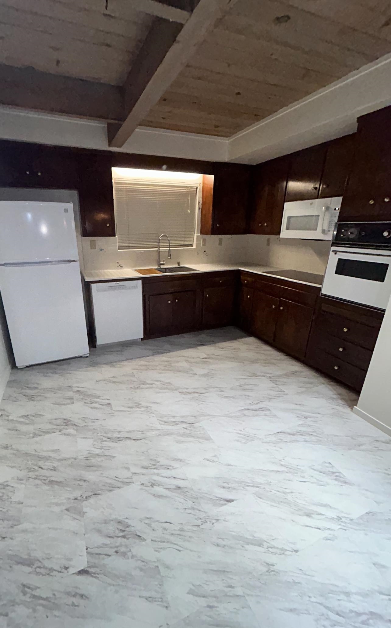 Detail Gallery Image 4 of 28 For 902 F, Davis,  CA 95616 - 3 Beds | 1/1 Baths