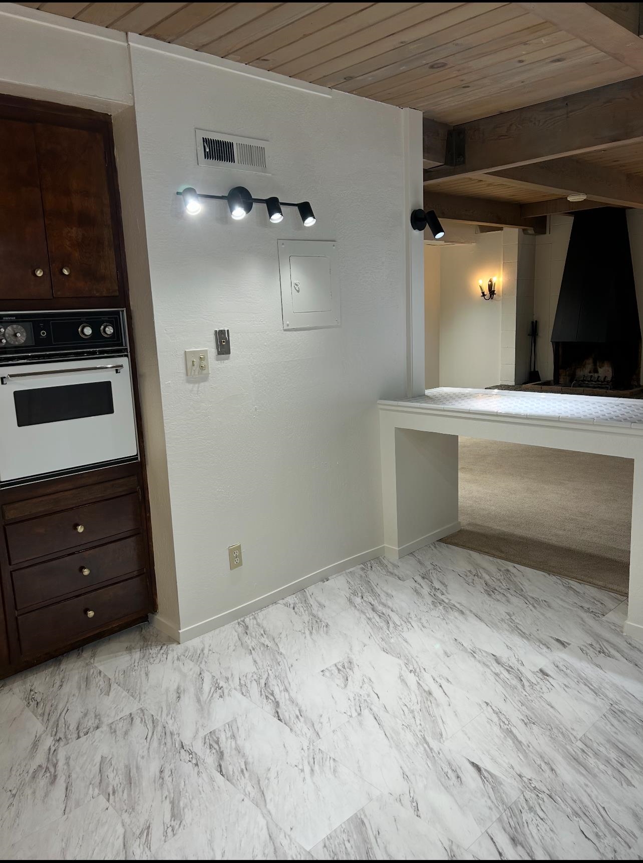 Detail Gallery Image 10 of 28 For 902 F, Davis,  CA 95616 - 3 Beds | 1/1 Baths