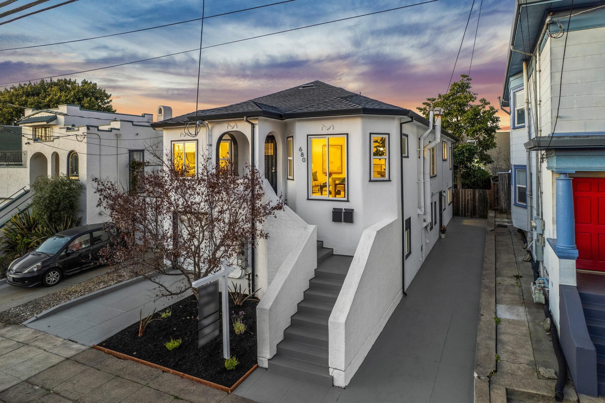 Detail Gallery Image 2 of 56 For 680 42nd St, Oakland,  CA 94609 - – Beds | – Baths