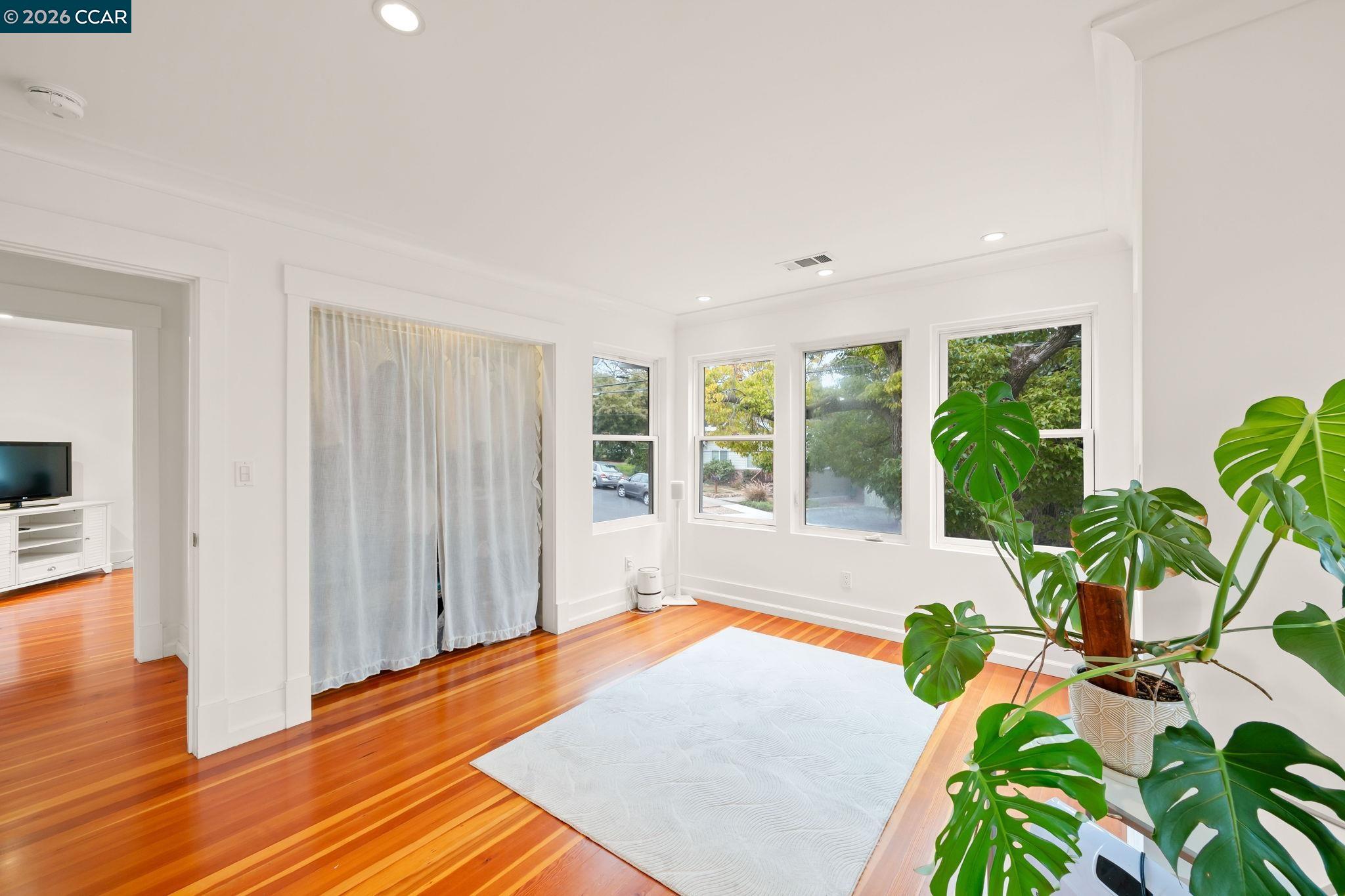 Detail Gallery Image 26 of 59 For 1333 Warren St, Martinez,  CA 94553 - 4 Beds | 3 Baths