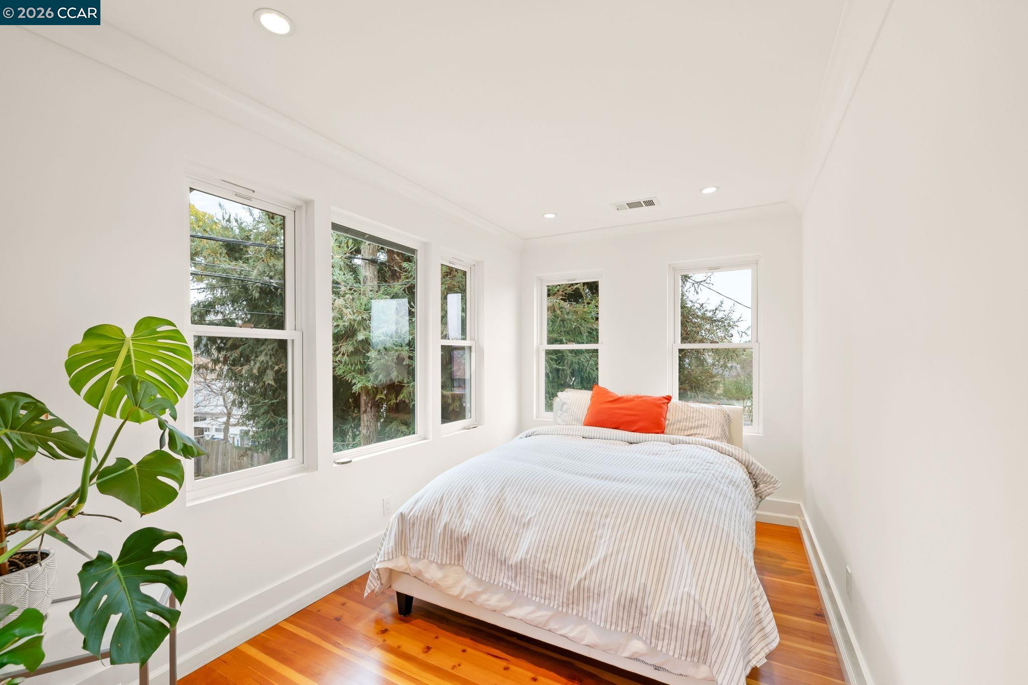 Detail Gallery Image 27 of 59 For 1333 Warren St, Martinez,  CA 94553 - 4 Beds | 3 Baths