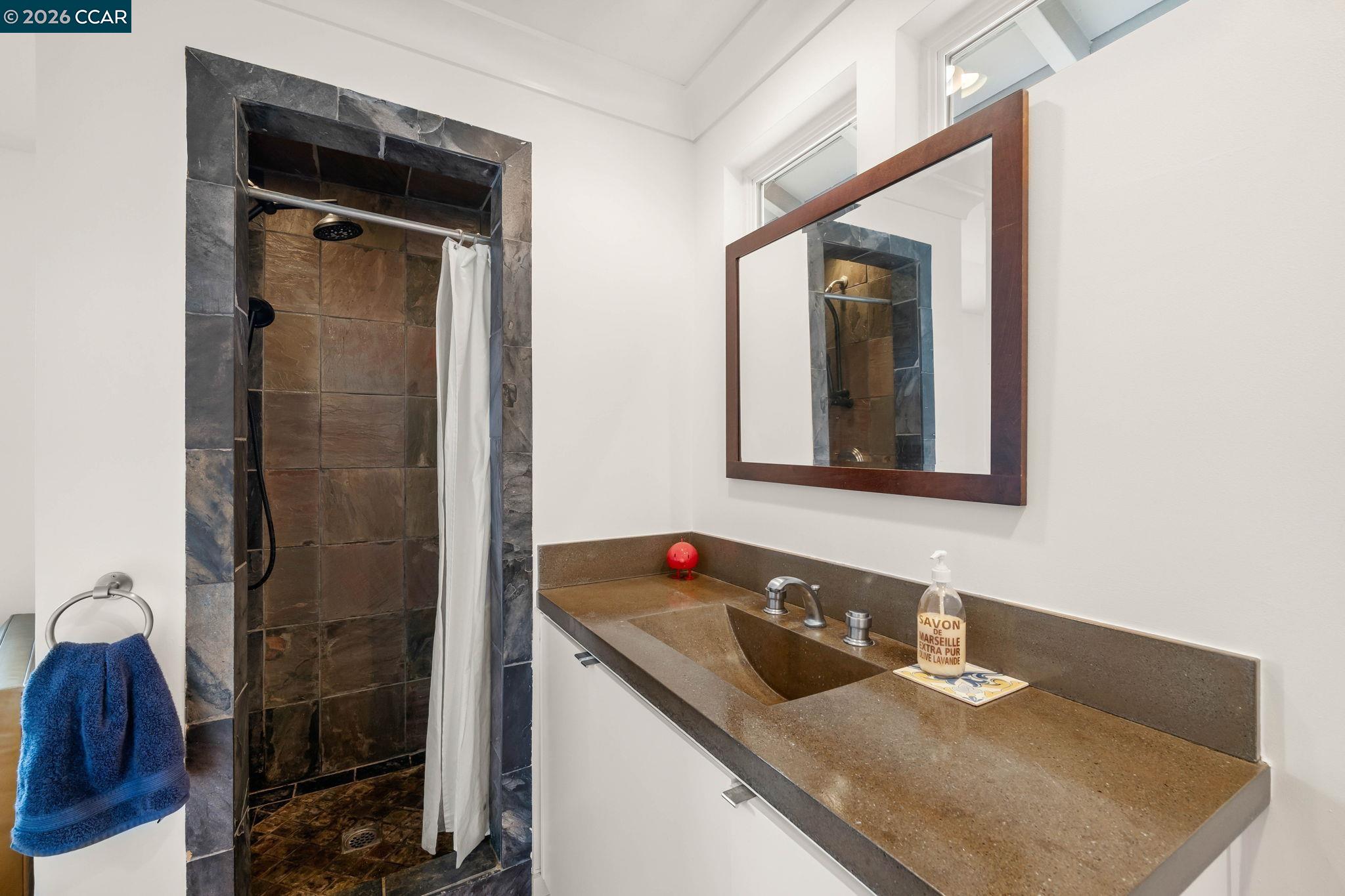 Detail Gallery Image 37 of 59 For 1333 Warren St, Martinez,  CA 94553 - 4 Beds | 3 Baths