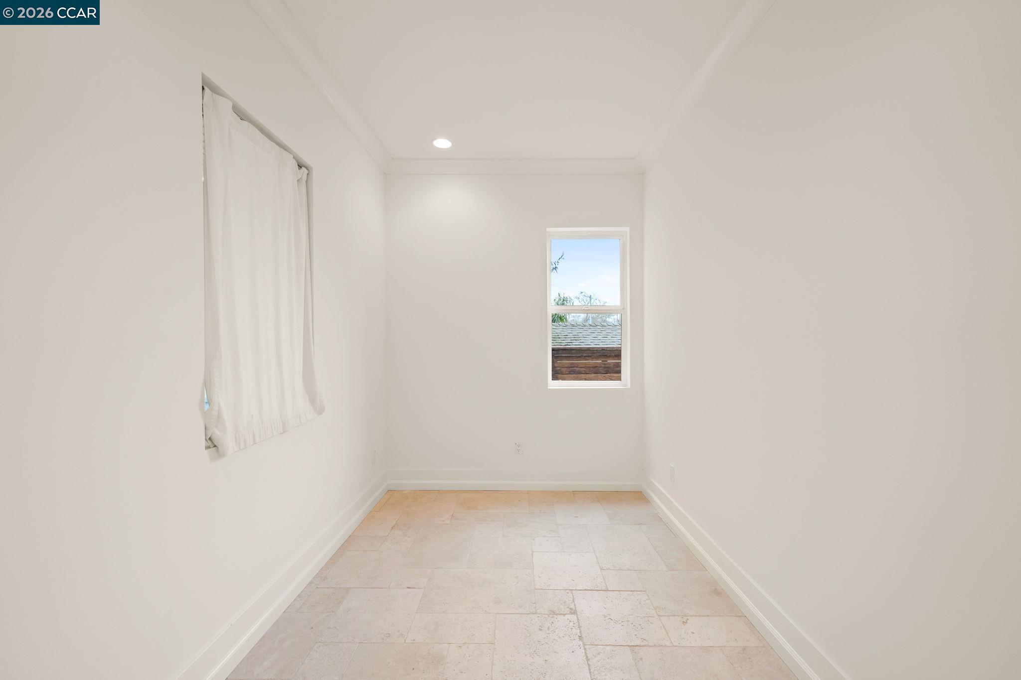 Detail Gallery Image 10 of 59 For 1333 Warren St, Martinez,  CA 94553 - 4 Beds | 3 Baths