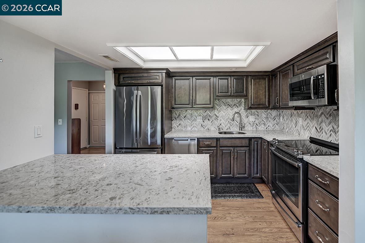 Photo #12: 41122345 Listing: Photo #12