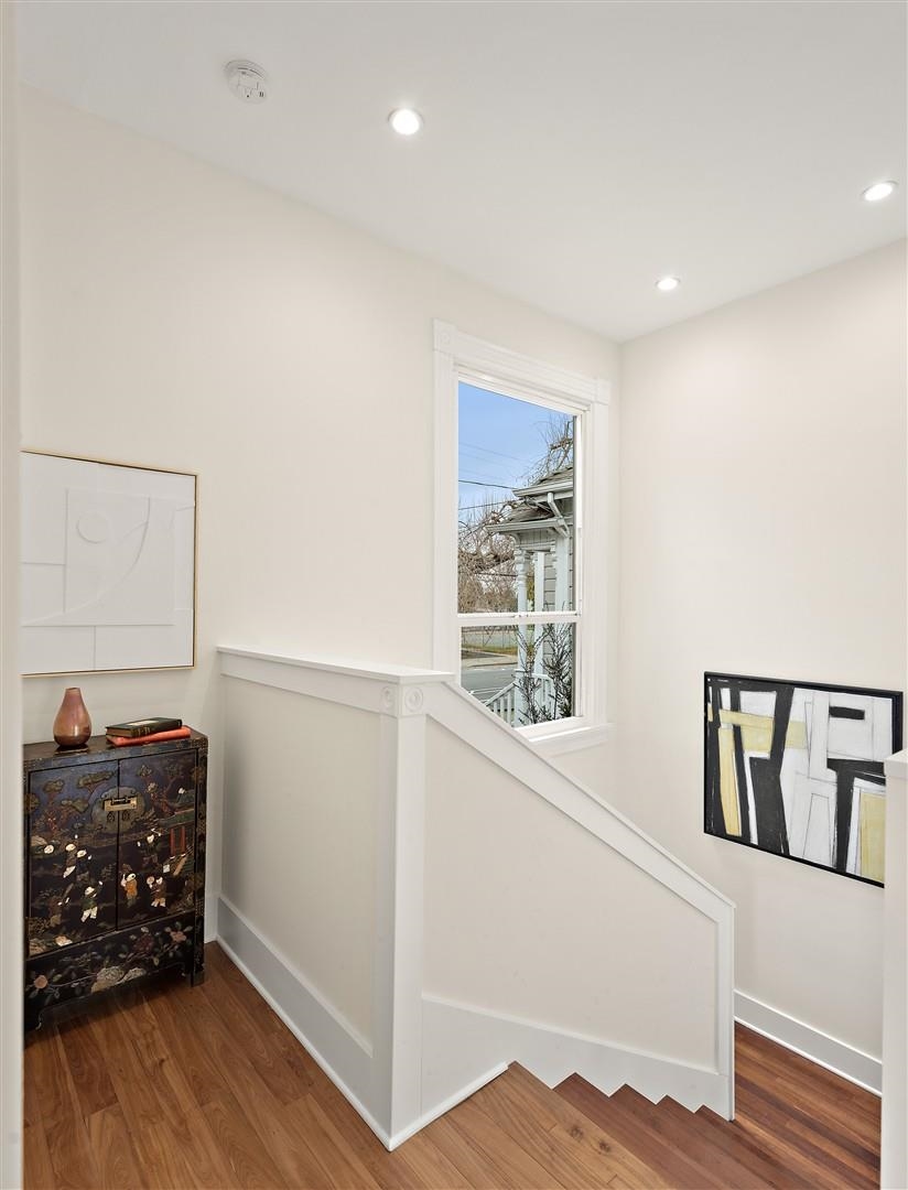 Detail Gallery Image 19 of 56 For 1660 14th St, Oakland,  CA 94607 - 4 Beds | 2/1 Baths