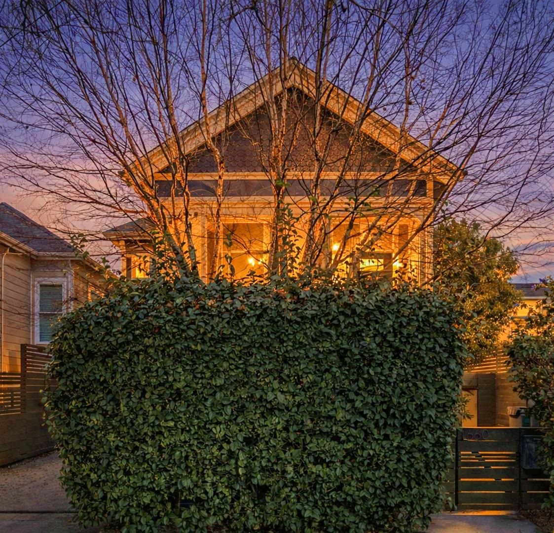 Detail Gallery Image 3 of 56 For 1660 14th St, Oakland,  CA 94607 - 4 Beds | 2/1 Baths