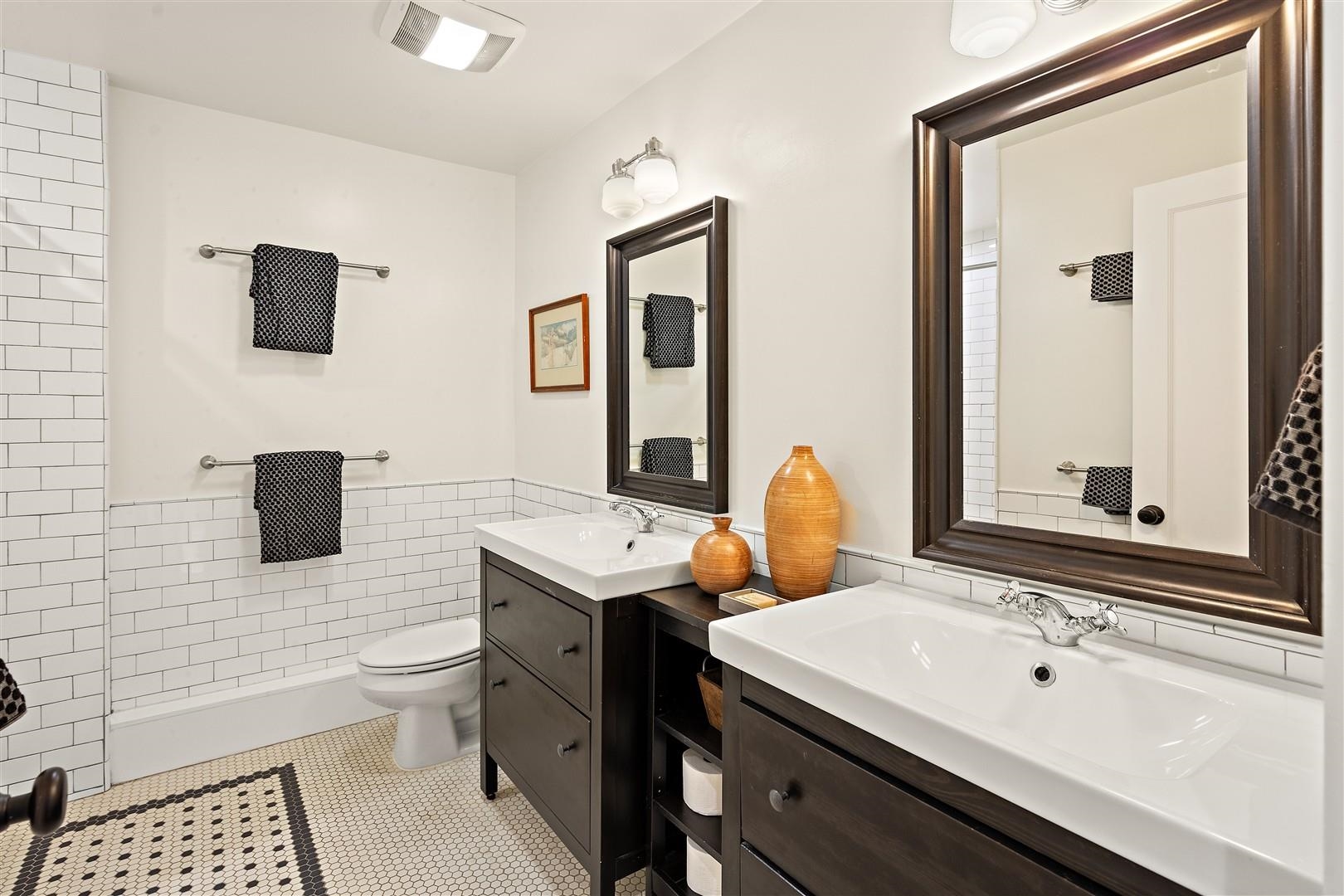 Detail Gallery Image 22 of 56 For 1660 14th St, Oakland,  CA 94607 - 4 Beds | 2/1 Baths