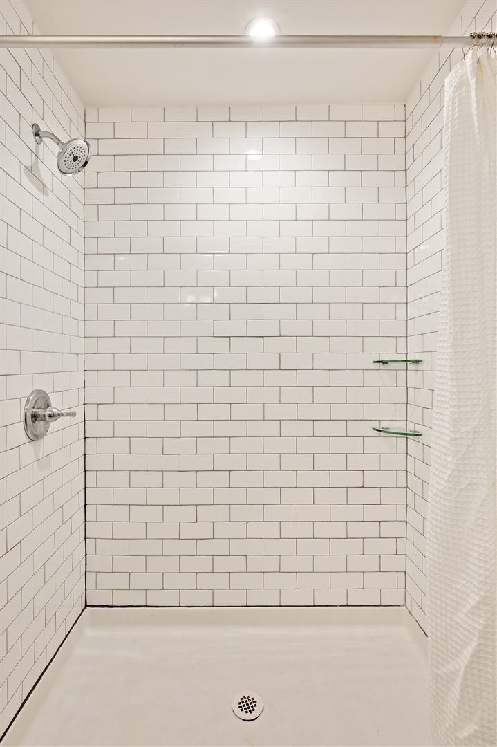 Detail Gallery Image 23 of 56 For 1660 14th St, Oakland,  CA 94607 - 4 Beds | 2/1 Baths