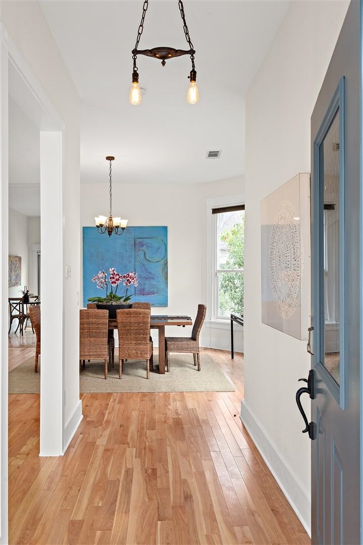 Detail Gallery Image 4 of 56 For 1660 14th St, Oakland,  CA 94607 - 4 Beds | 2/1 Baths