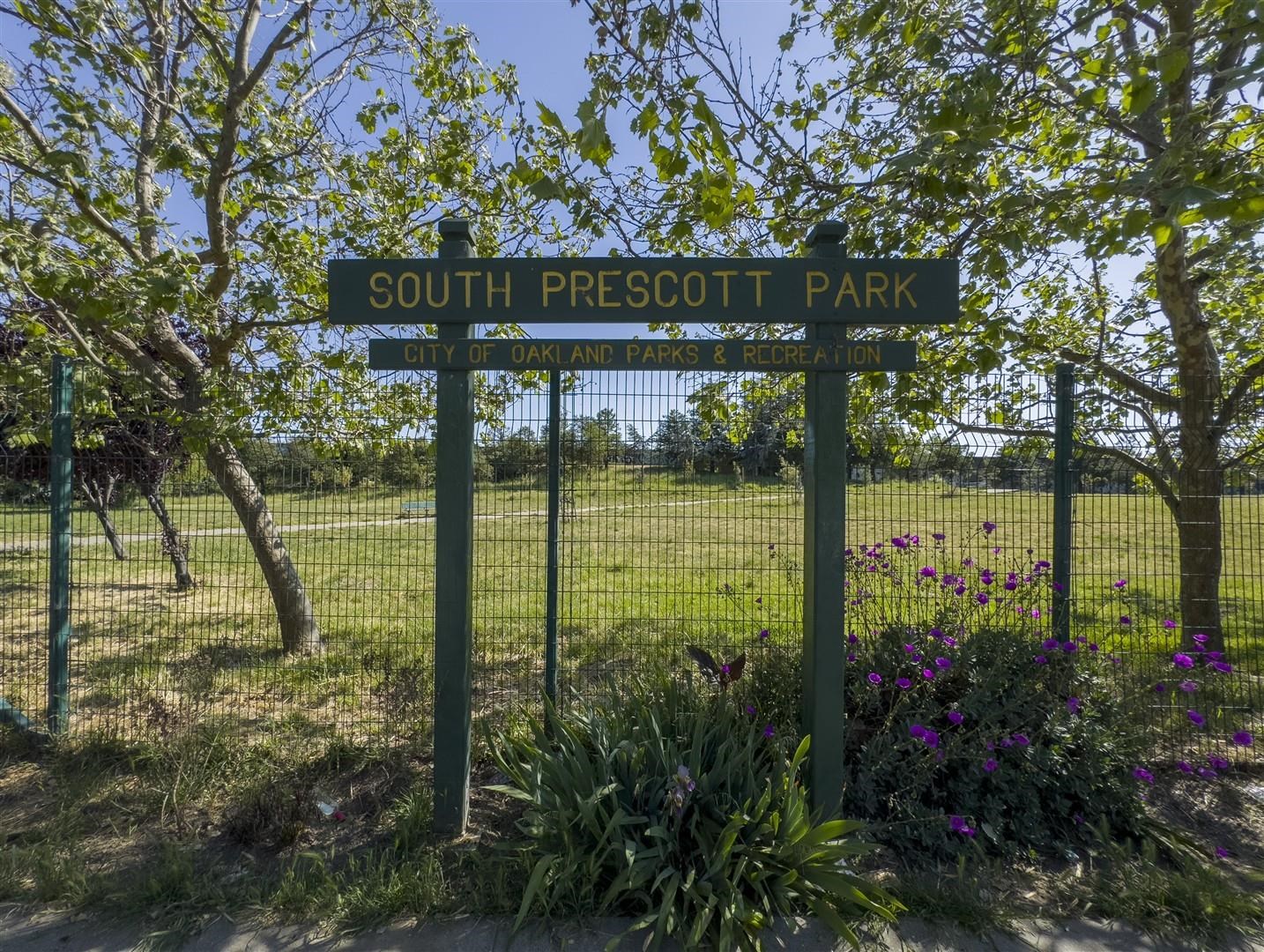 Detail Gallery Image 42 of 56 For 1660 14th St, Oakland,  CA 94607 - 4 Beds | 2/1 Baths