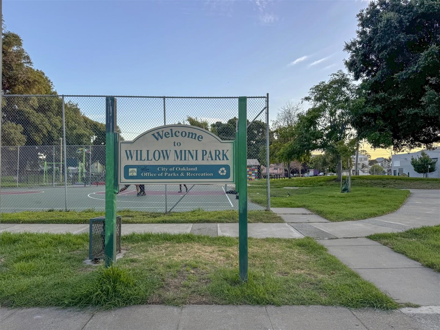 Detail Gallery Image 51 of 56 For 1660 14th St, Oakland,  CA 94607 - 4 Beds | 2/1 Baths