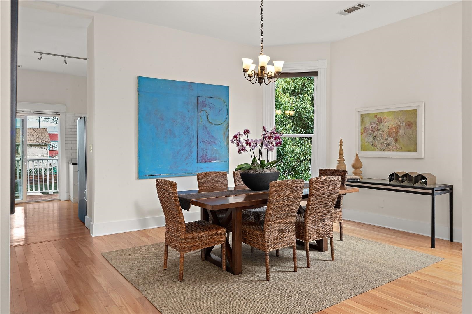 Detail Gallery Image 8 of 56 For 1660 14th St, Oakland,  CA 94607 - 4 Beds | 2/1 Baths