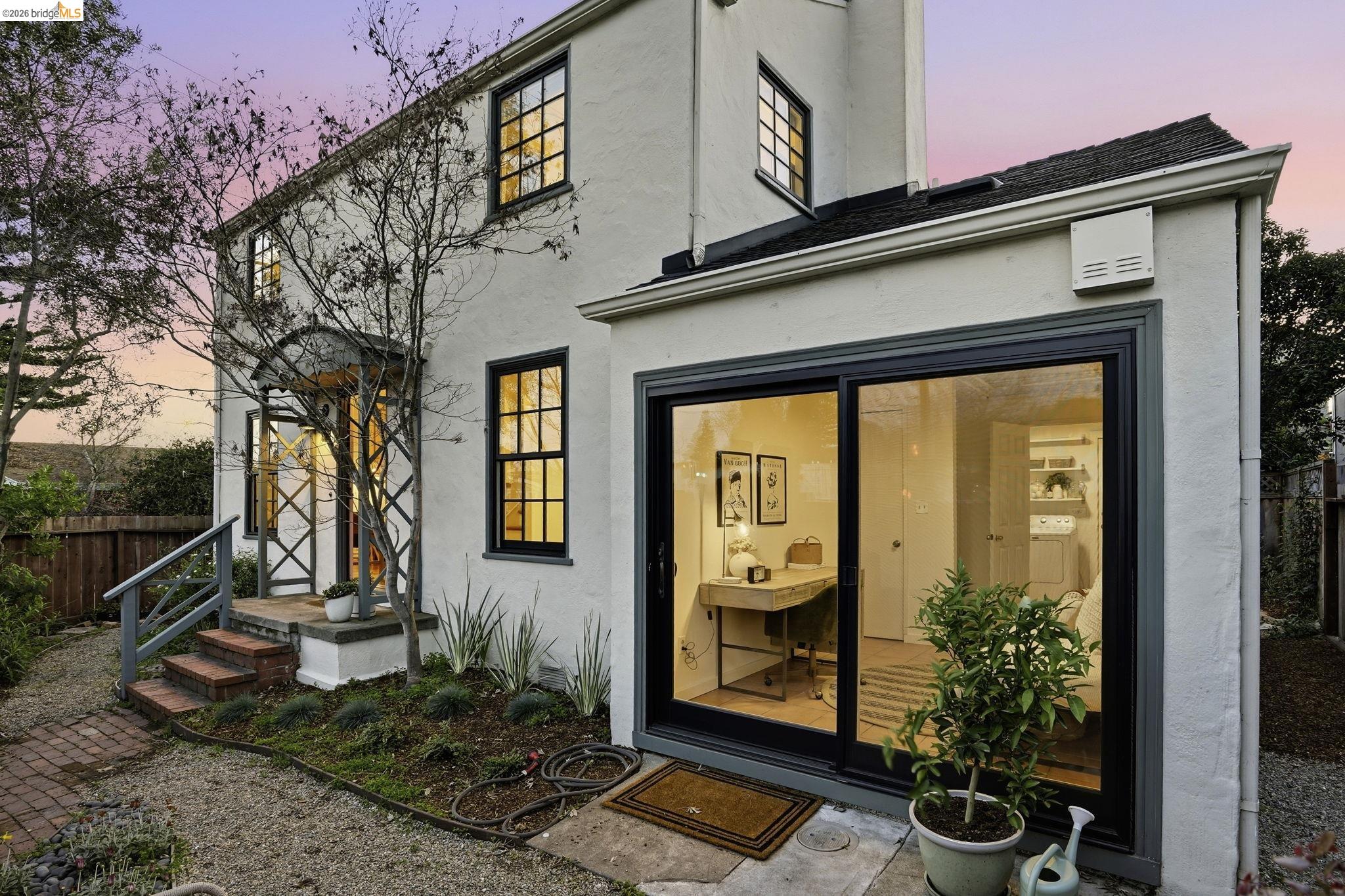 Front Image Thumbnail for EB41122351