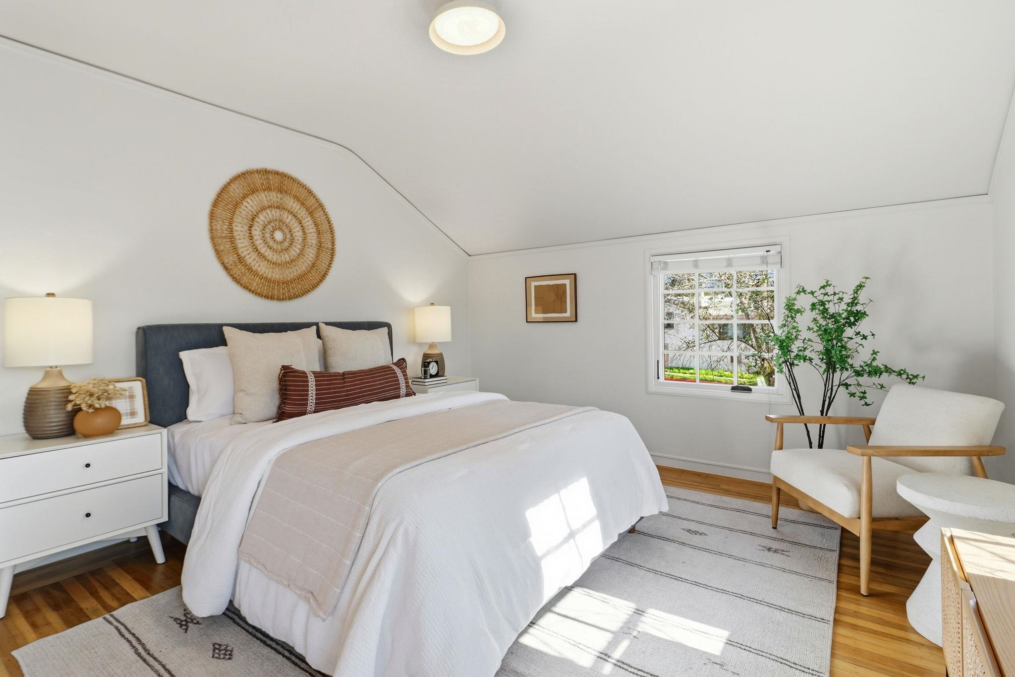 Detail Gallery Image 19 of 35 For 1564 Sacramento St, Berkeley,  CA 94702 - 2 Beds | 1 Baths