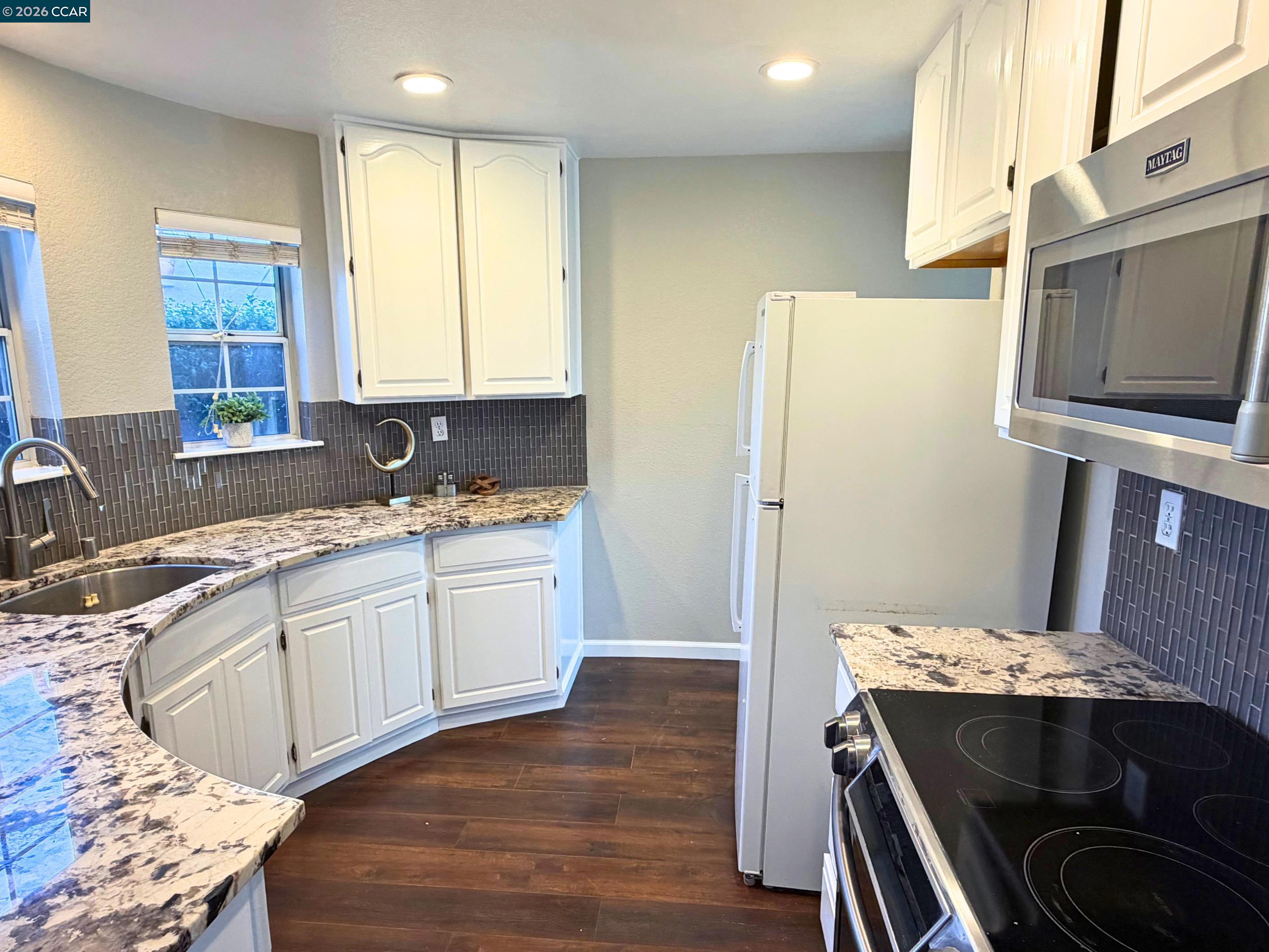 Detail Gallery Image 6 of 51 For 422 W Sunnyoaks Ave, Campbell,  CA 95008 - 3 Beds | 3 Baths