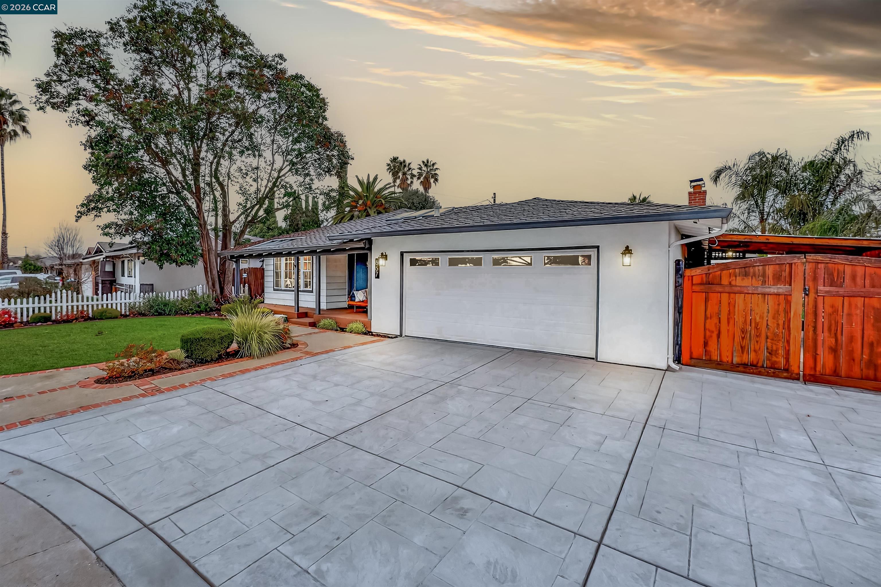 Detail Gallery Image 3 of 40 For 667 Apache Ct., San Jose,  CA 95123 - 4 Beds | 2 Baths