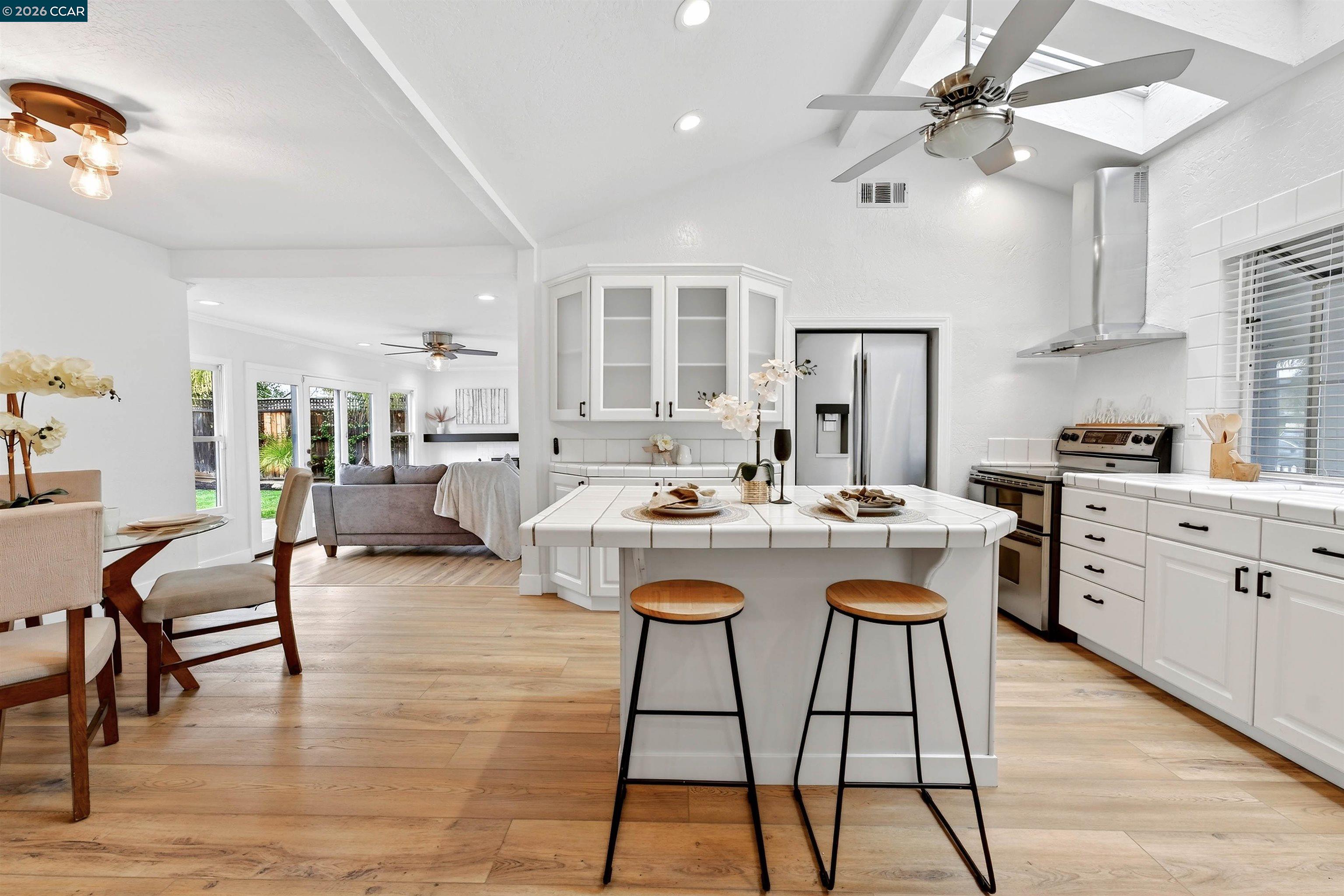 Detail Gallery Image 24 of 40 For 667 Apache Ct., San Jose,  CA 95123 - 4 Beds | 2 Baths