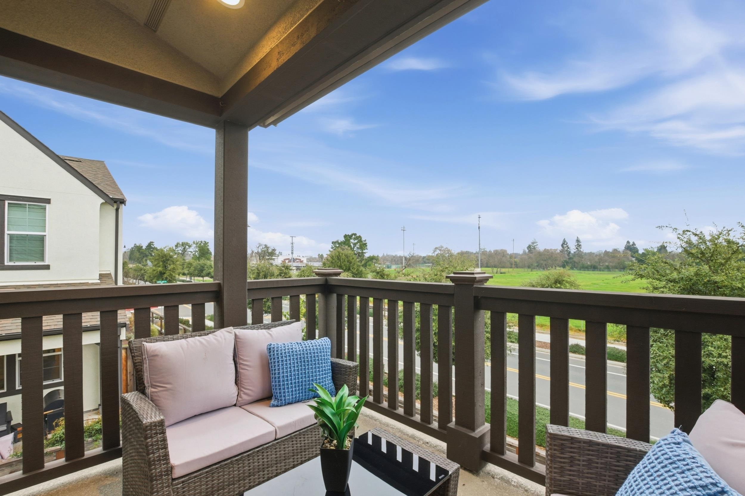 Detail Gallery Image 39 of 47 For 101 Willow Oak Dr, Pleasant Hill,  CA 94523 - 4 Beds | 3/1 Baths