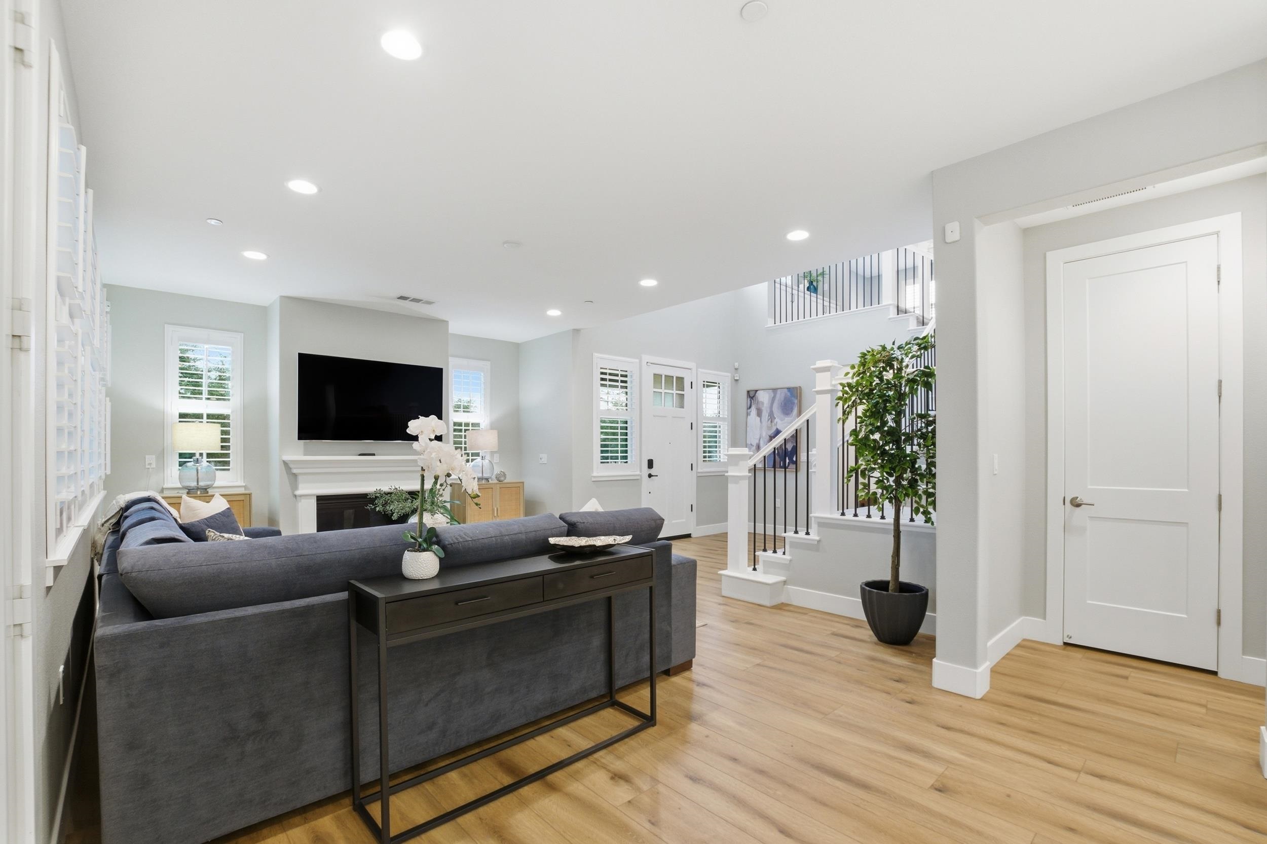 Detail Gallery Image 9 of 47 For 101 Willow Oak Dr, Pleasant Hill,  CA 94523 - 4 Beds | 3/1 Baths