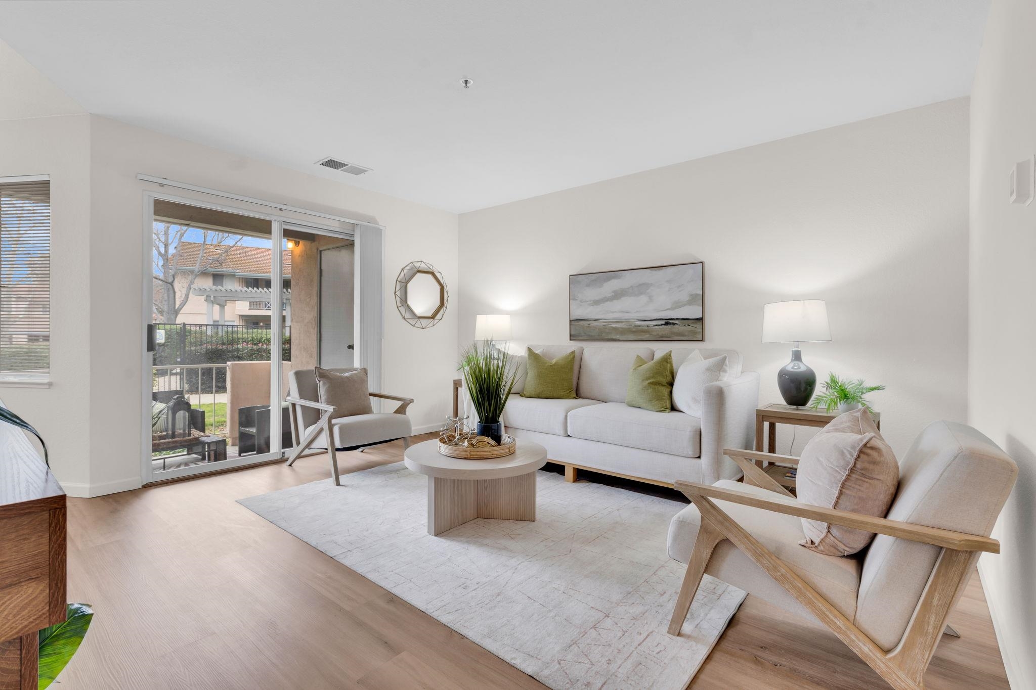 Photo #5: 41122357 Listing: Photo #5