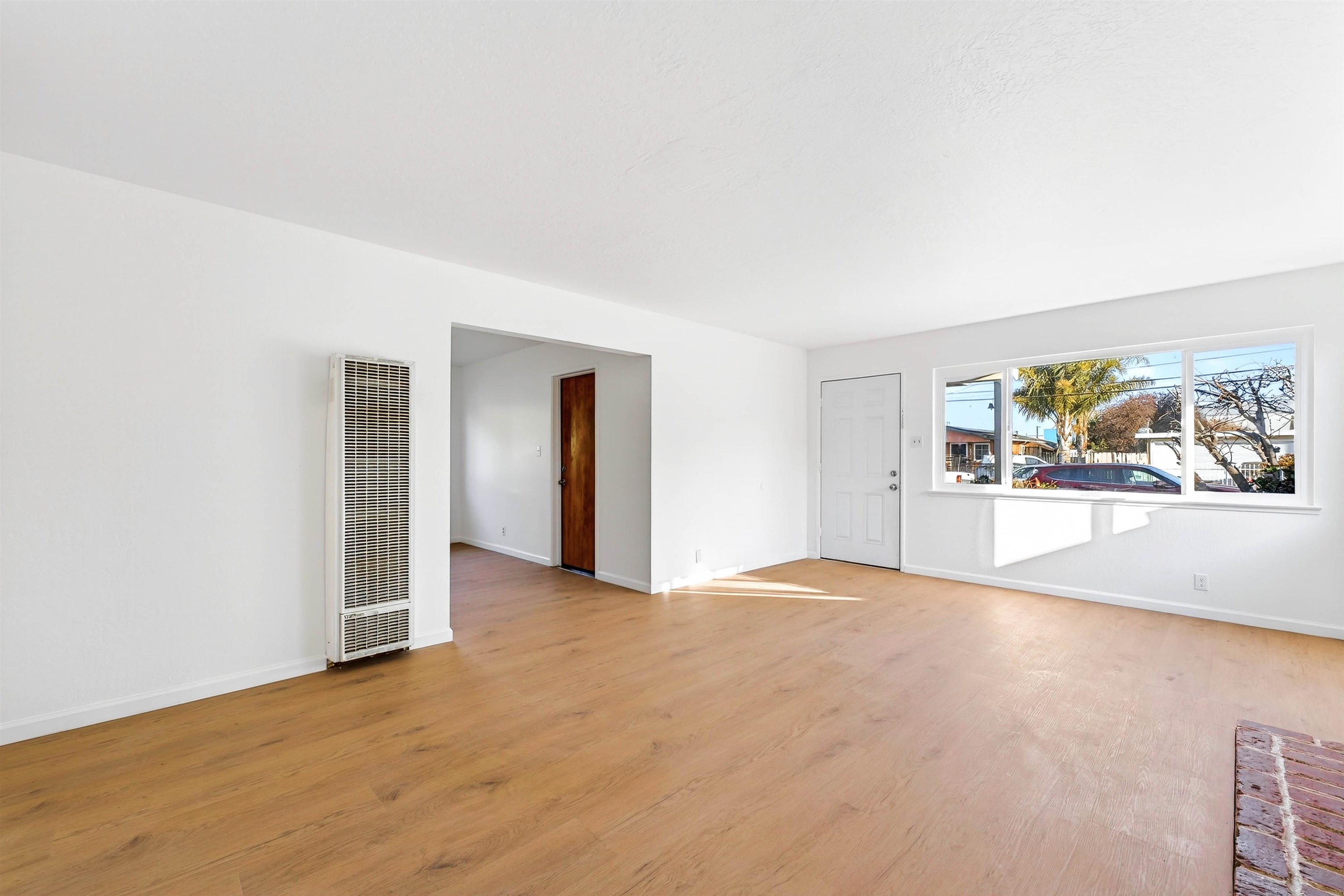 Detail Gallery Image 4 of 23 For 1034 Trenton Blvd, San Pablo,  CA 94806 - 3 Beds | 2 Baths