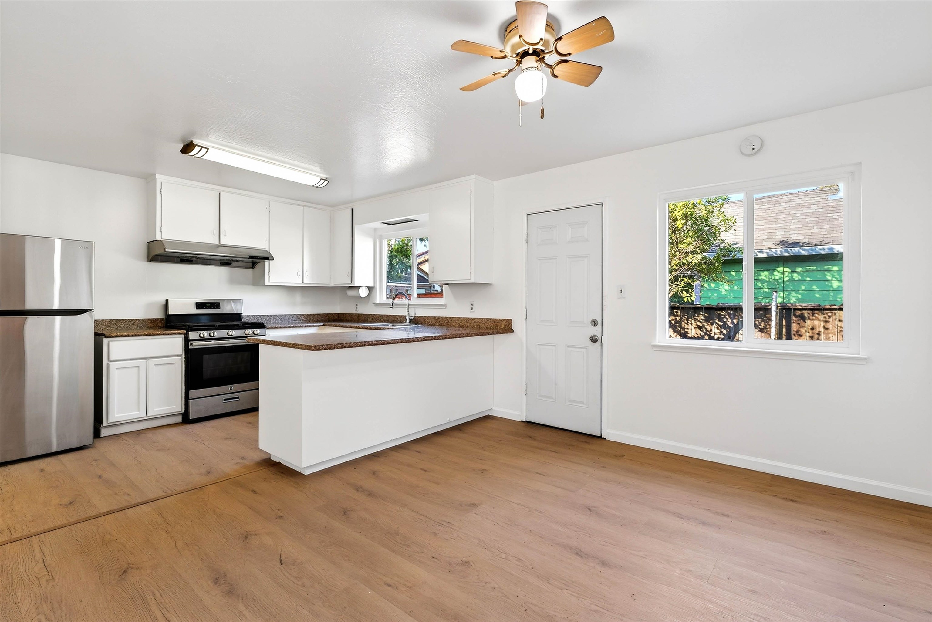 Detail Gallery Image 6 of 23 For 1034 Trenton Blvd, San Pablo,  CA 94806 - 3 Beds | 2 Baths