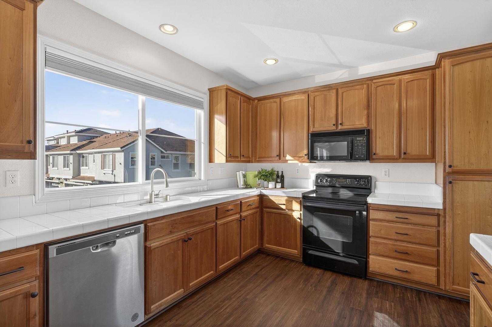 Detail Gallery Image 14 of 45 For 4503 Sandyford Ct, Dublin,  CA 94568 - 2 Beds | 2 Baths