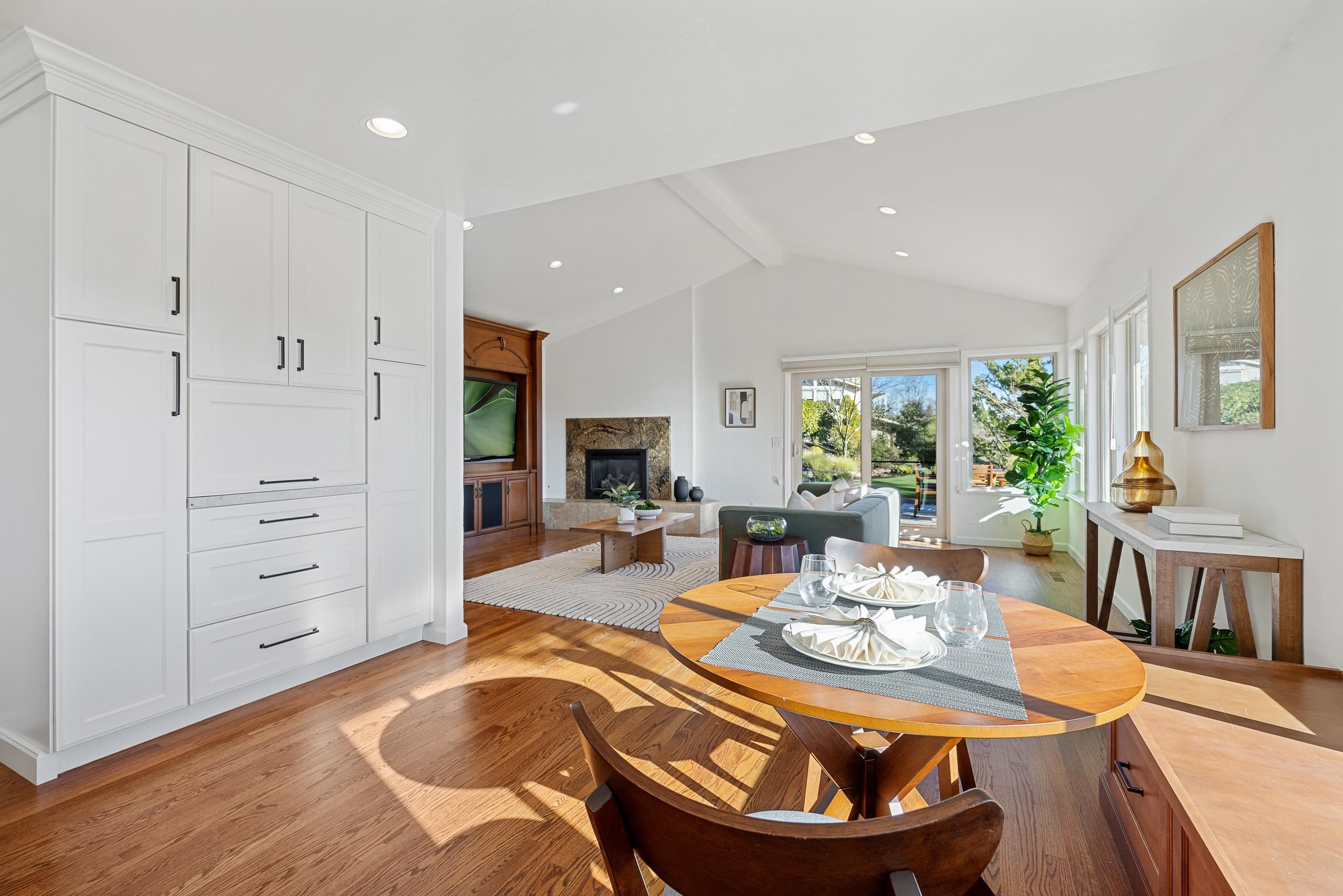 Detail Gallery Image 13 of 59 For 670 Logan Ln, Danville,  CA 94526 - 5 Beds | 2/1 Baths