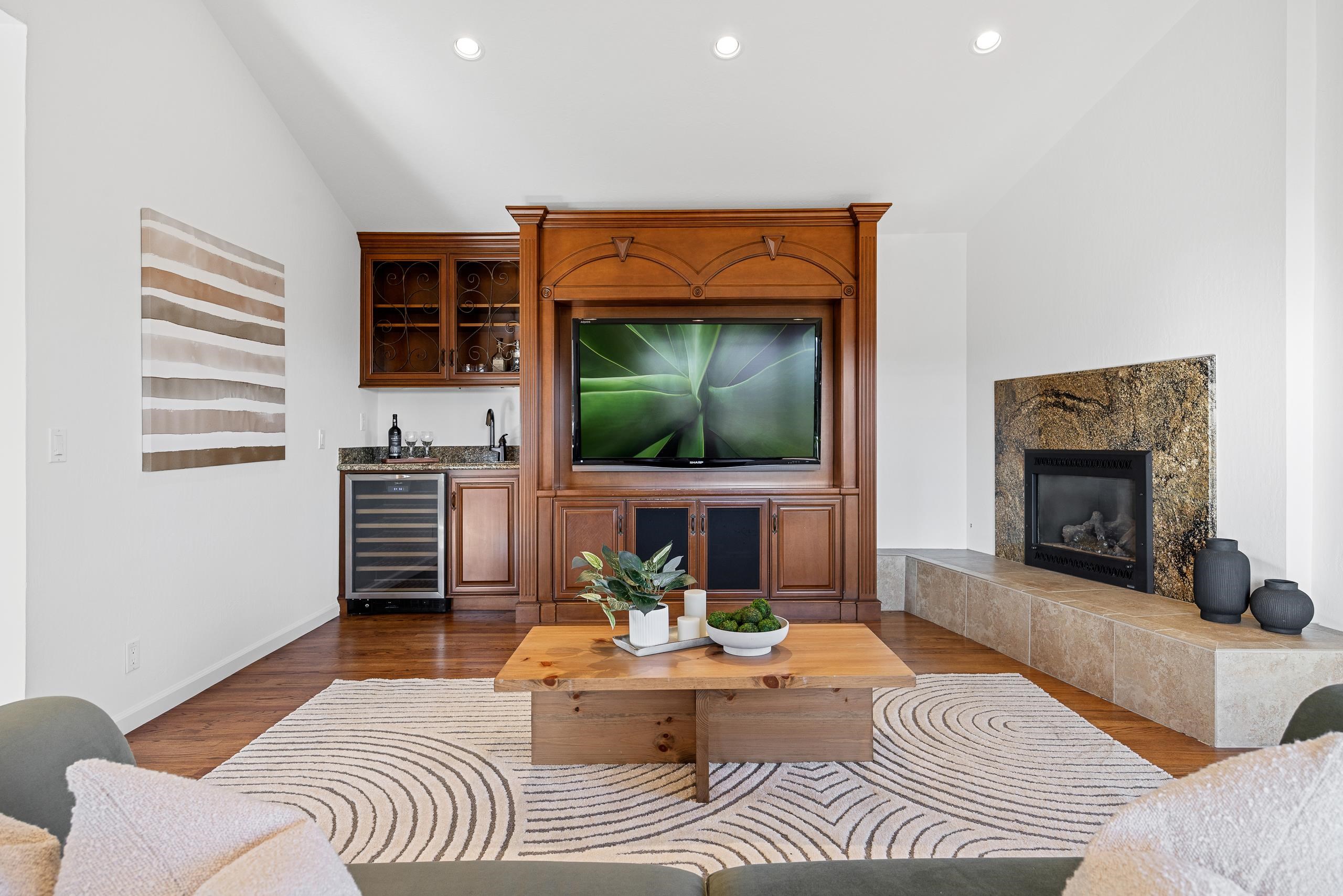 Detail Gallery Image 16 of 59 For 670 Logan Ln, Danville,  CA 94526 - 5 Beds | 2/1 Baths