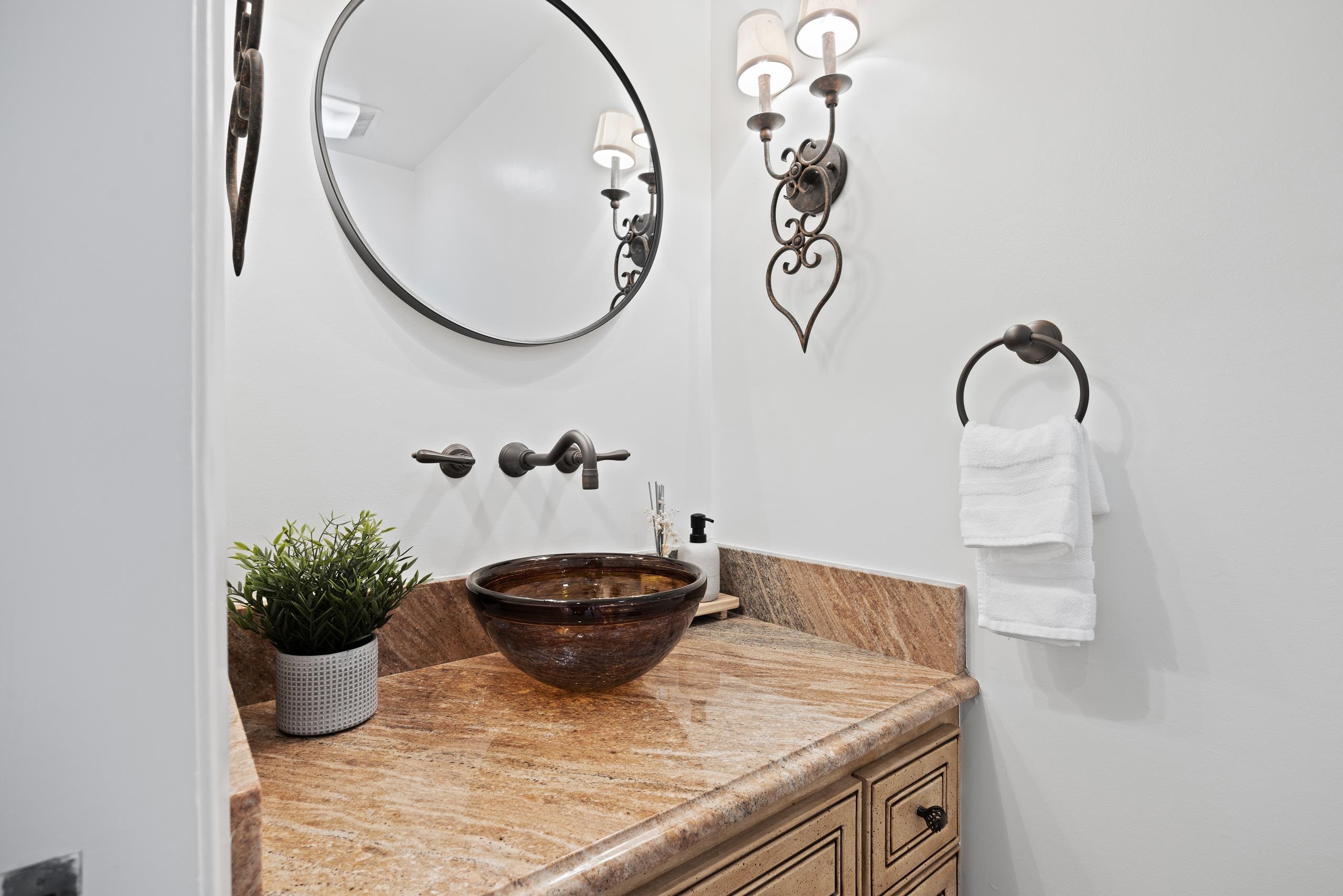 Detail Gallery Image 26 of 59 For 670 Logan Ln, Danville,  CA 94526 - 5 Beds | 2/1 Baths