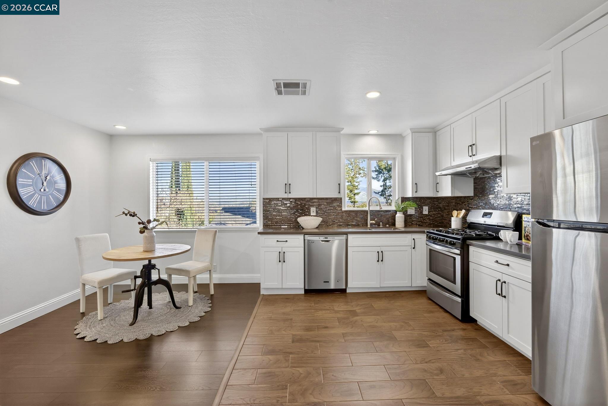 Detail Gallery Image 17 of 54 For 616 Aleta Pl, Pleasant Hill,  CA 94523 - 5 Beds | 3 Baths