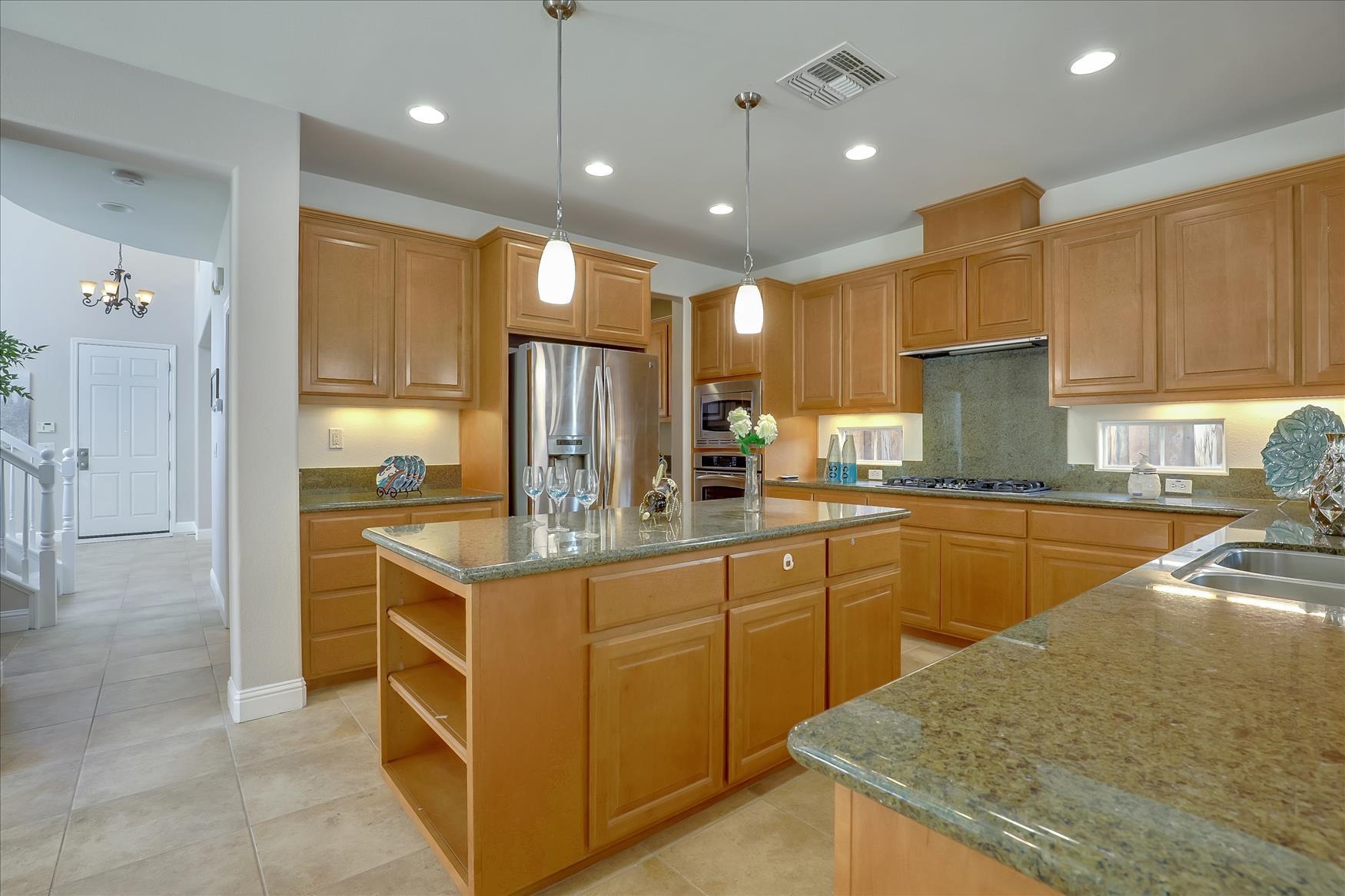 Detail Gallery Image 14 of 34 For 626 W La Canada Ave, Mountain House,  CA 95391 - 4 Beds | 2/1 Baths