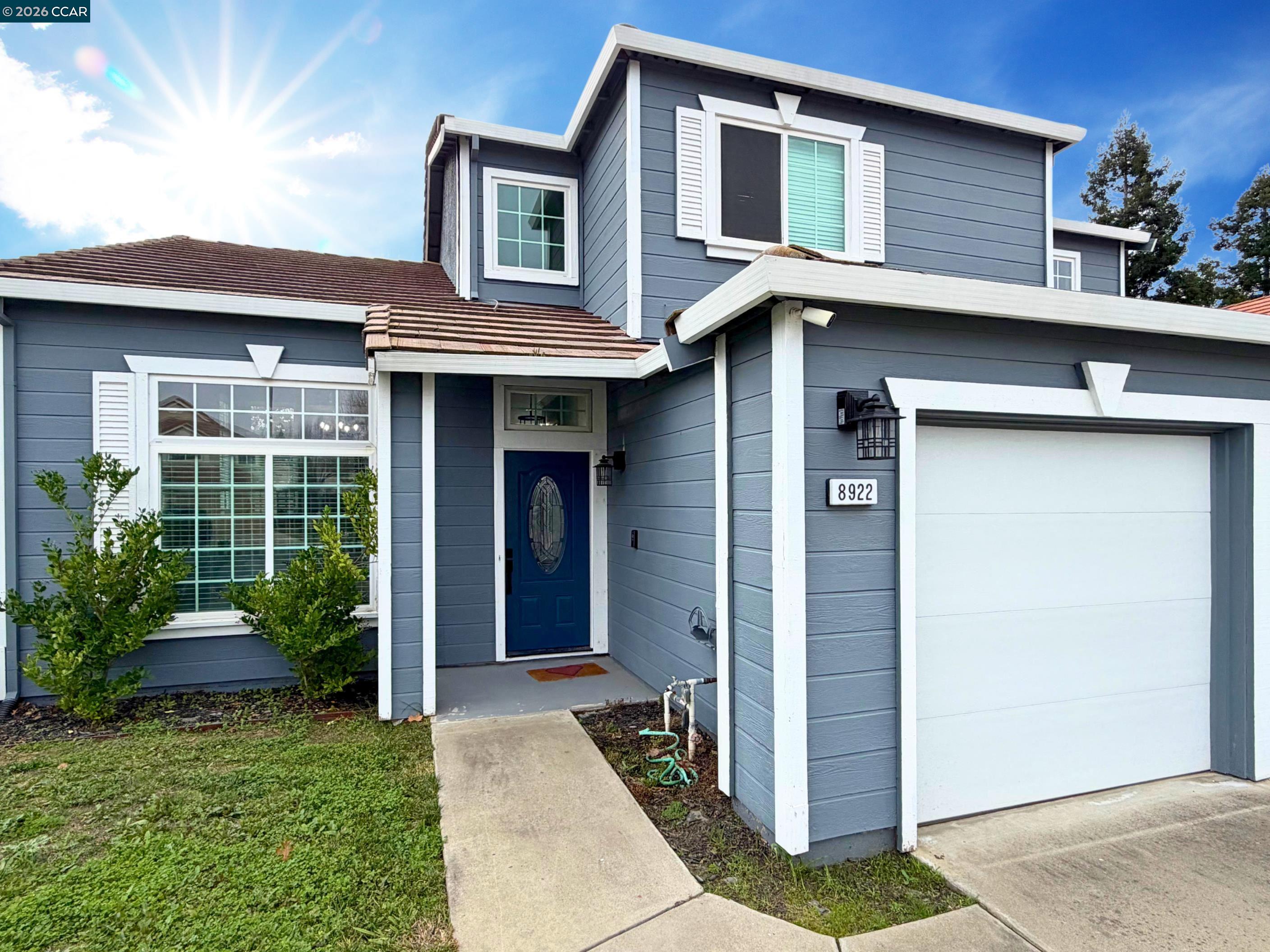 Detail Gallery Image 2 of 44 For 8922 Marlayana Ct, Elk Grove,  CA 95758 - 4 Beds | 3 Baths