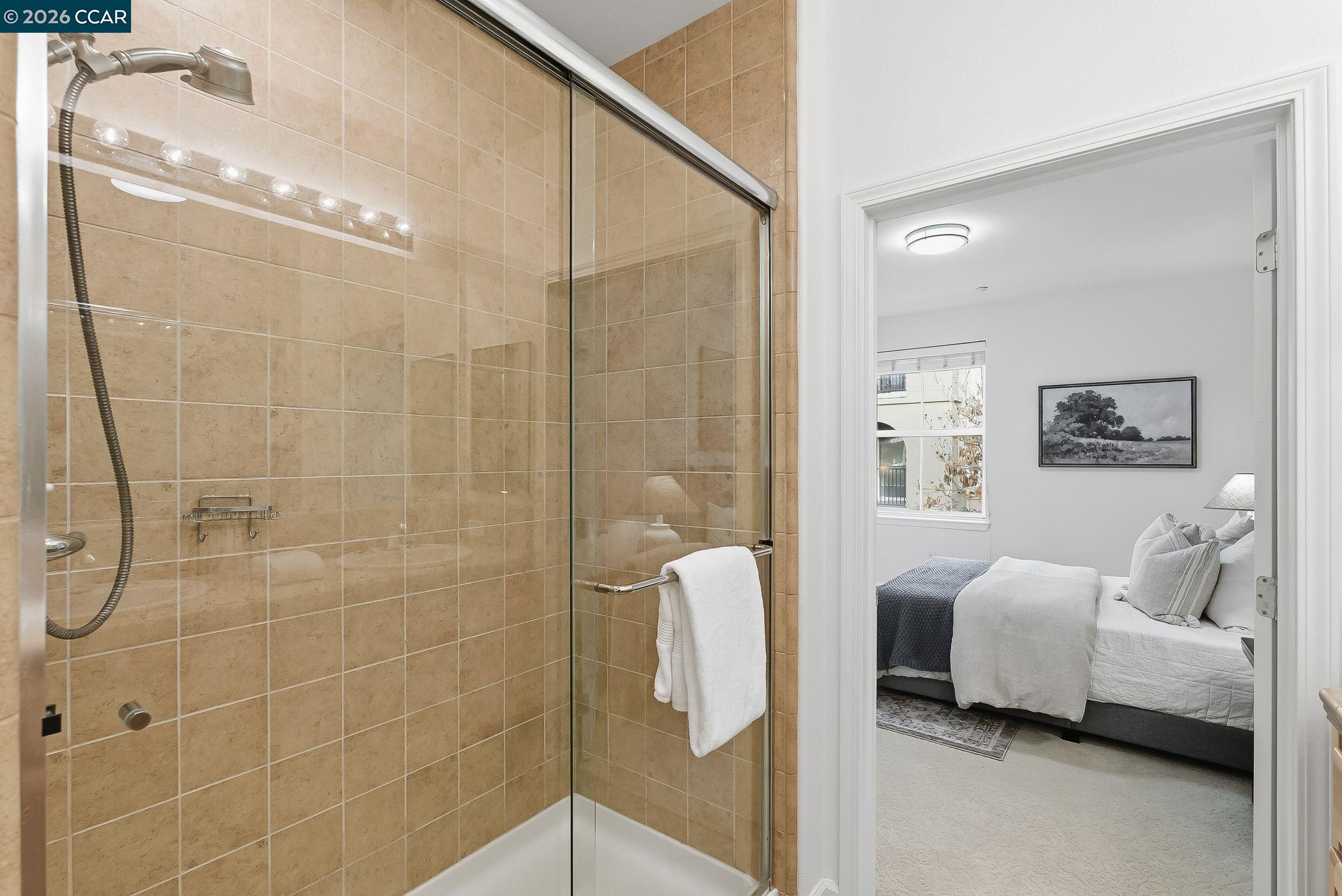 Photo #12: 41122372 Listing: Photo #12