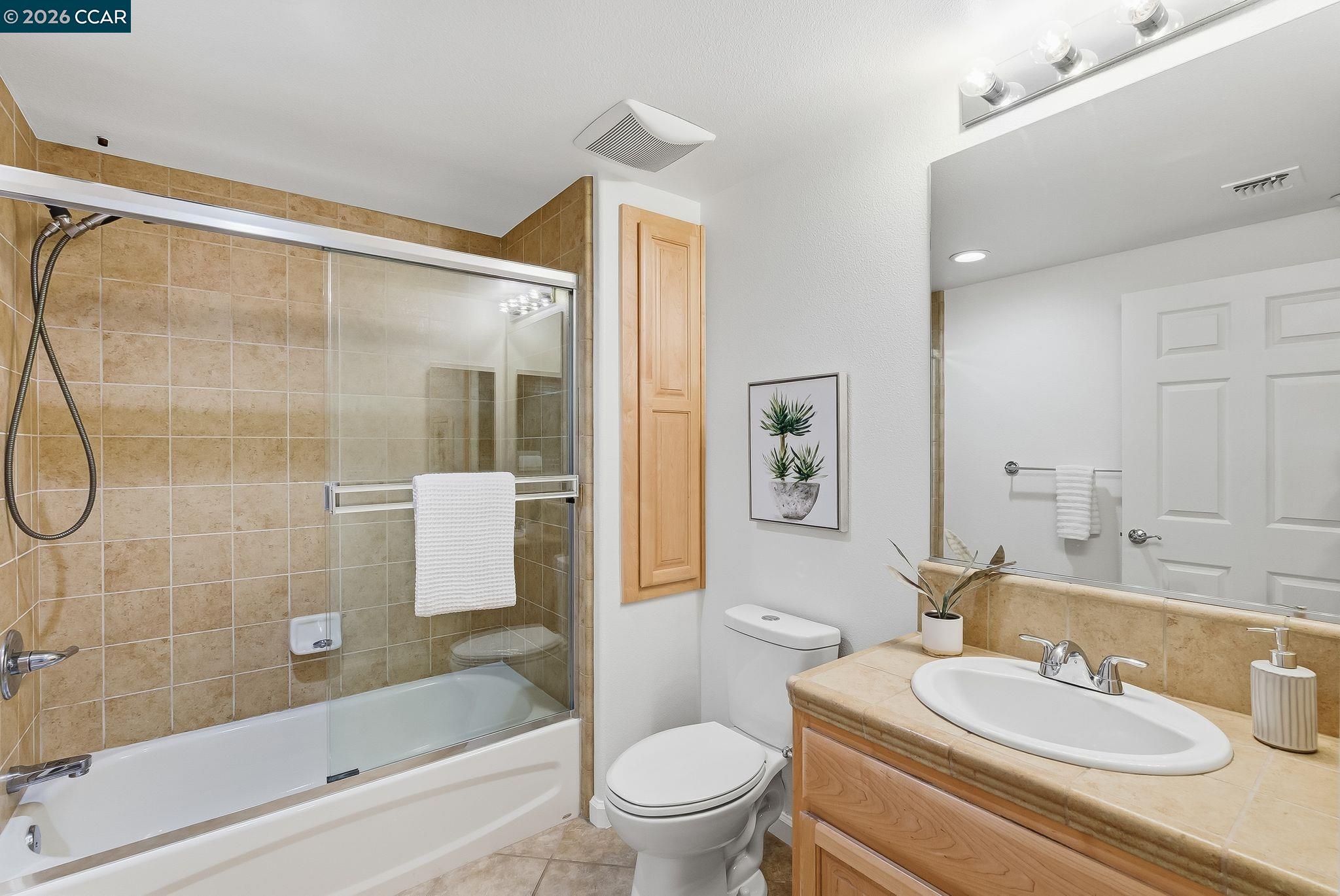 Photo #14: 41122372 Listing: Photo #14