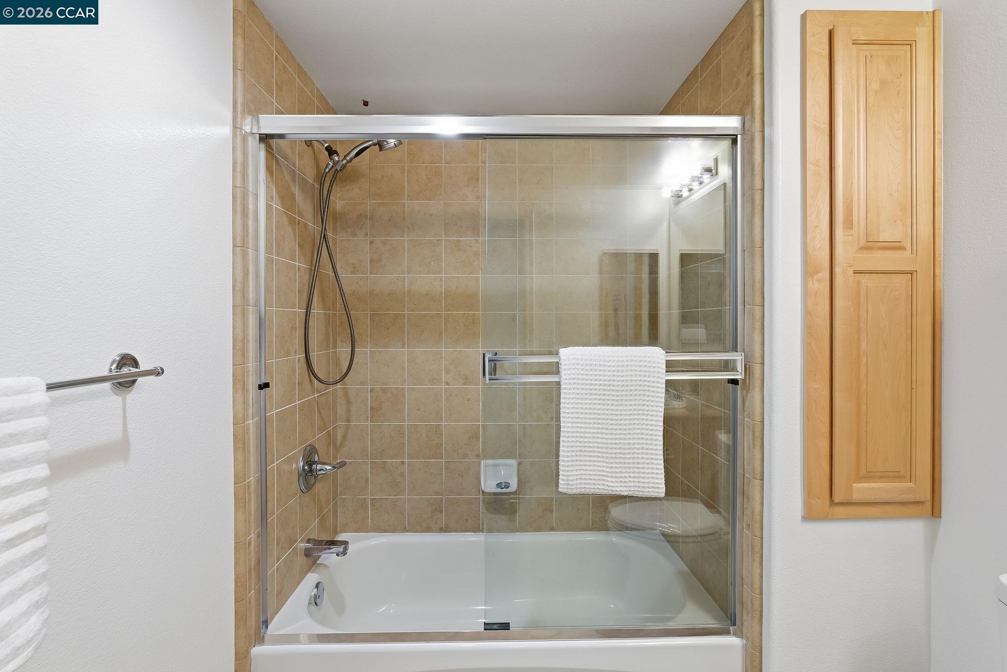 Photo #15: 41122372 Listing: Photo #15